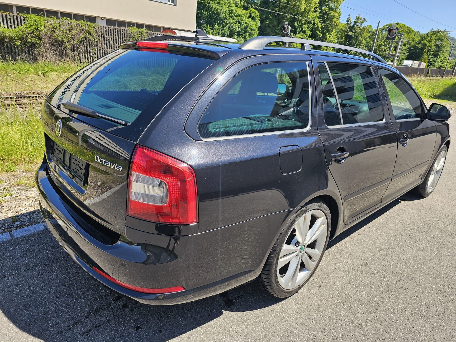 SKODA Octavia Combi 2.0 TSI RS-image-5