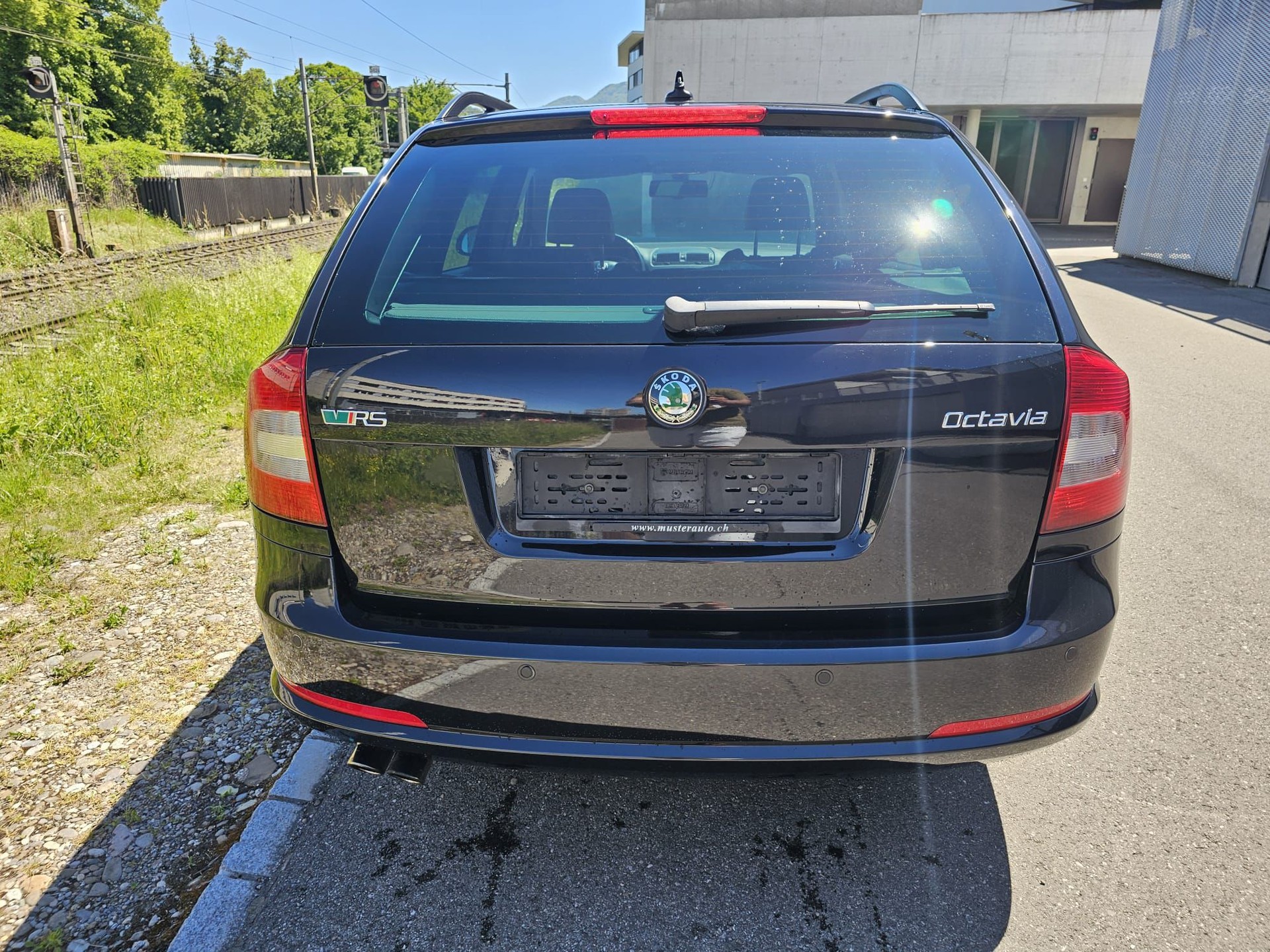 SKODA Octavia Combi 2.0 TSI RS-image-4