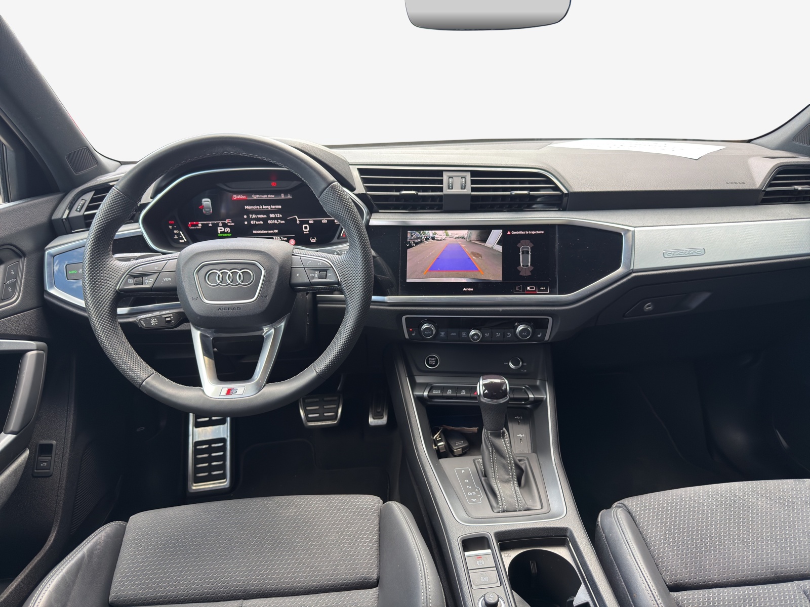 AUDI Q3 Sportback 40 TFSI S line quattro S-tronic-image-8