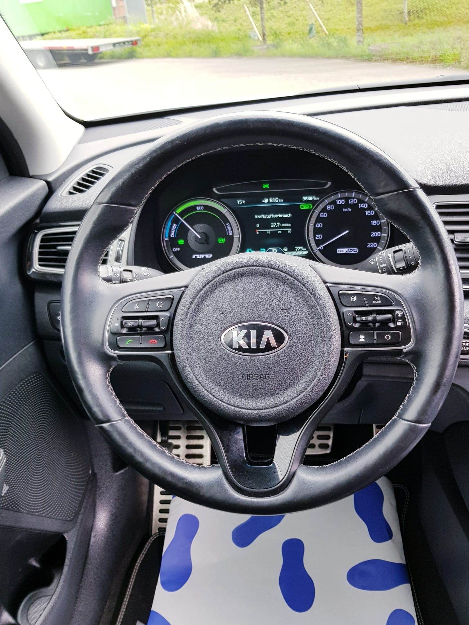 KIA Niro 1.6GDi Plug-in Hybrid DCT-image-11
