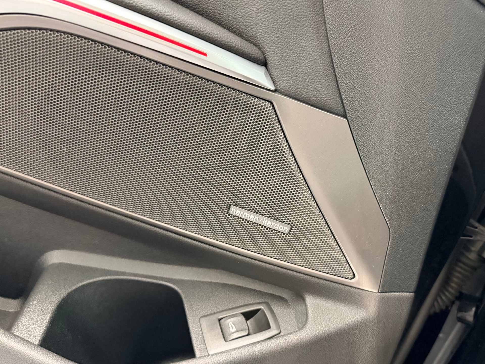 BMW M340i xDrive 48V Touring Steptronic M Sport Pro-image-18