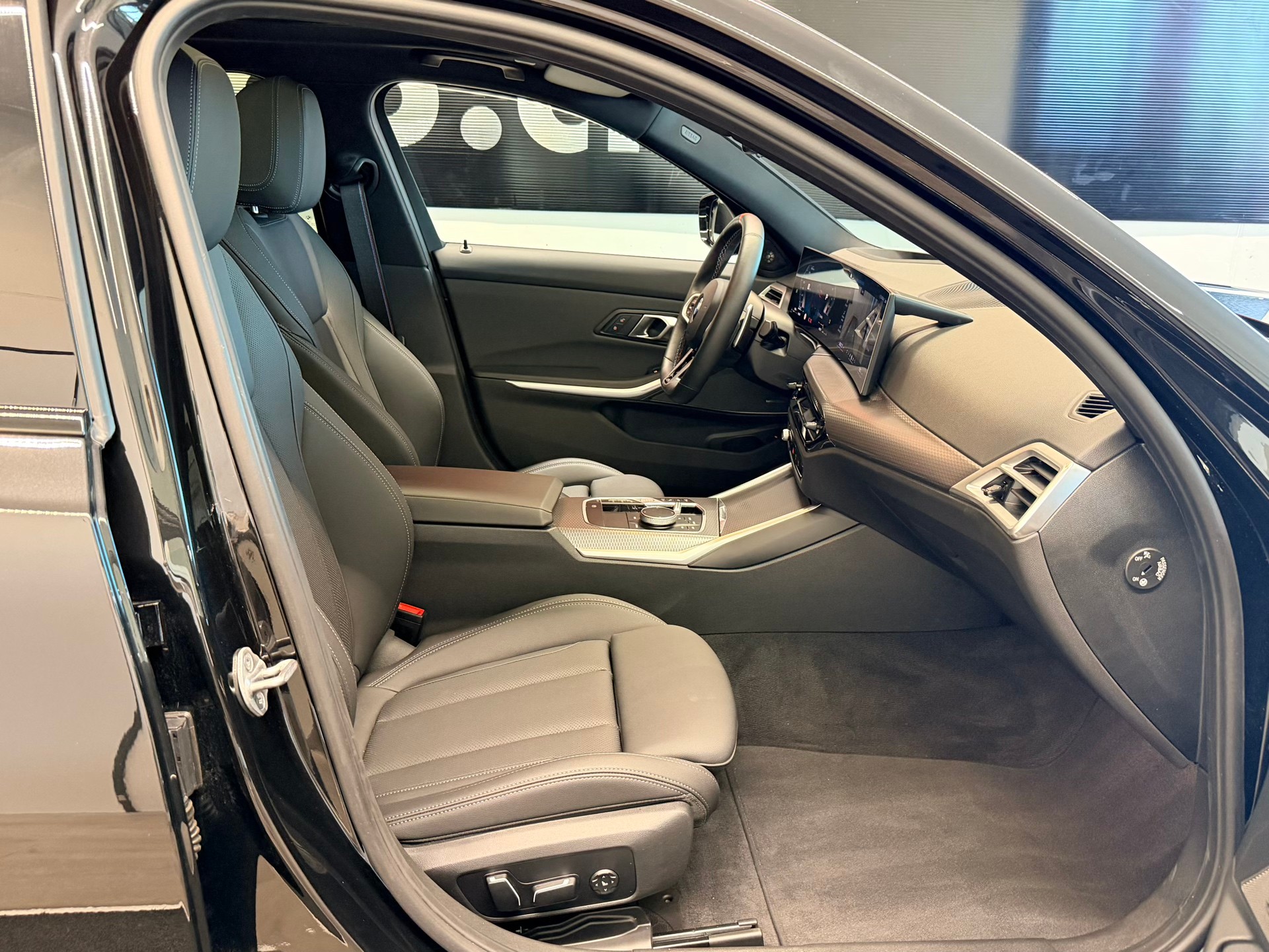 BMW M340i xDrive 48V Touring Steptronic M Sport Pro-image-26