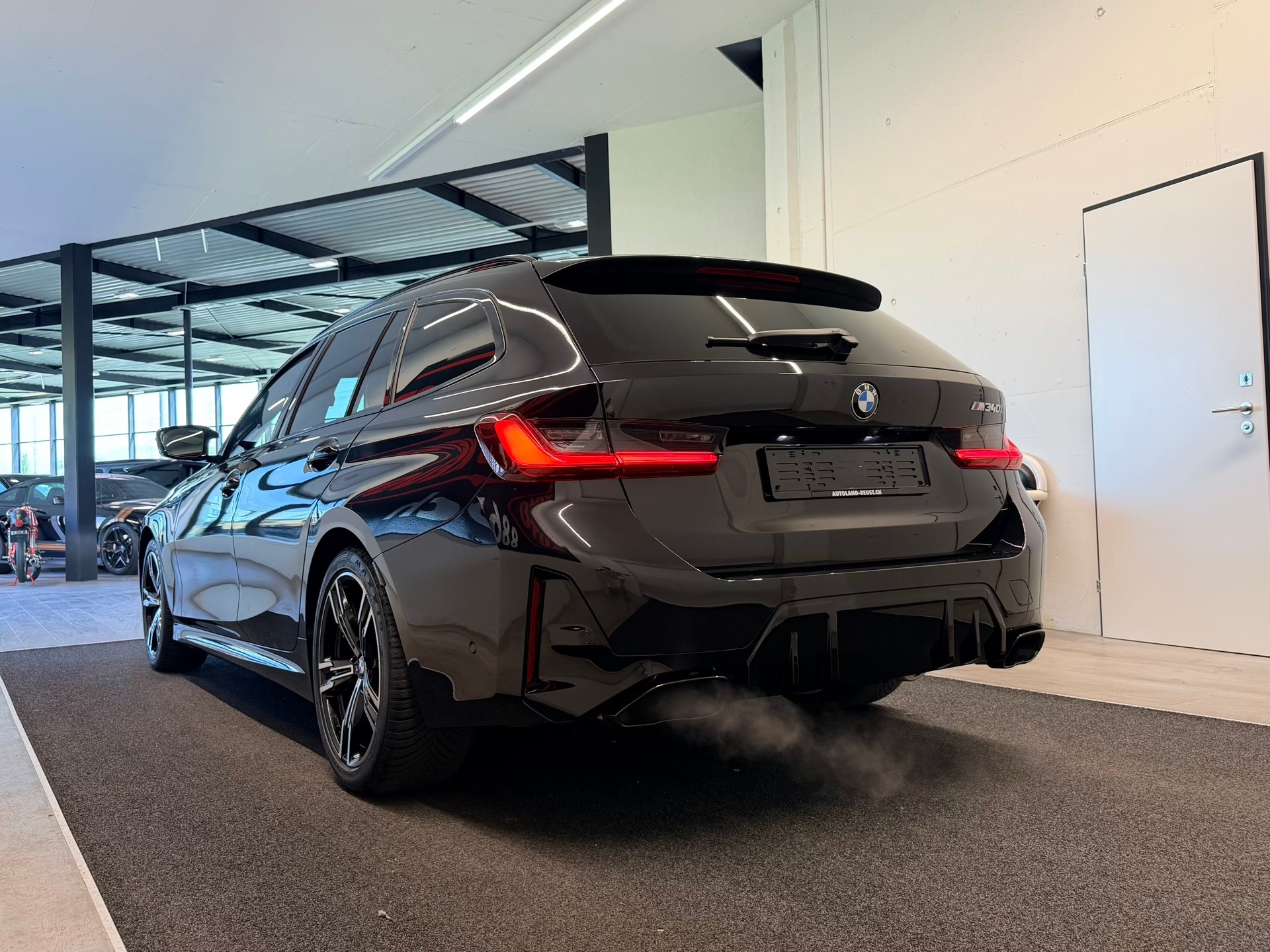 BMW M340i xDrive 48V Touring Steptronic M Sport Pro-image-8