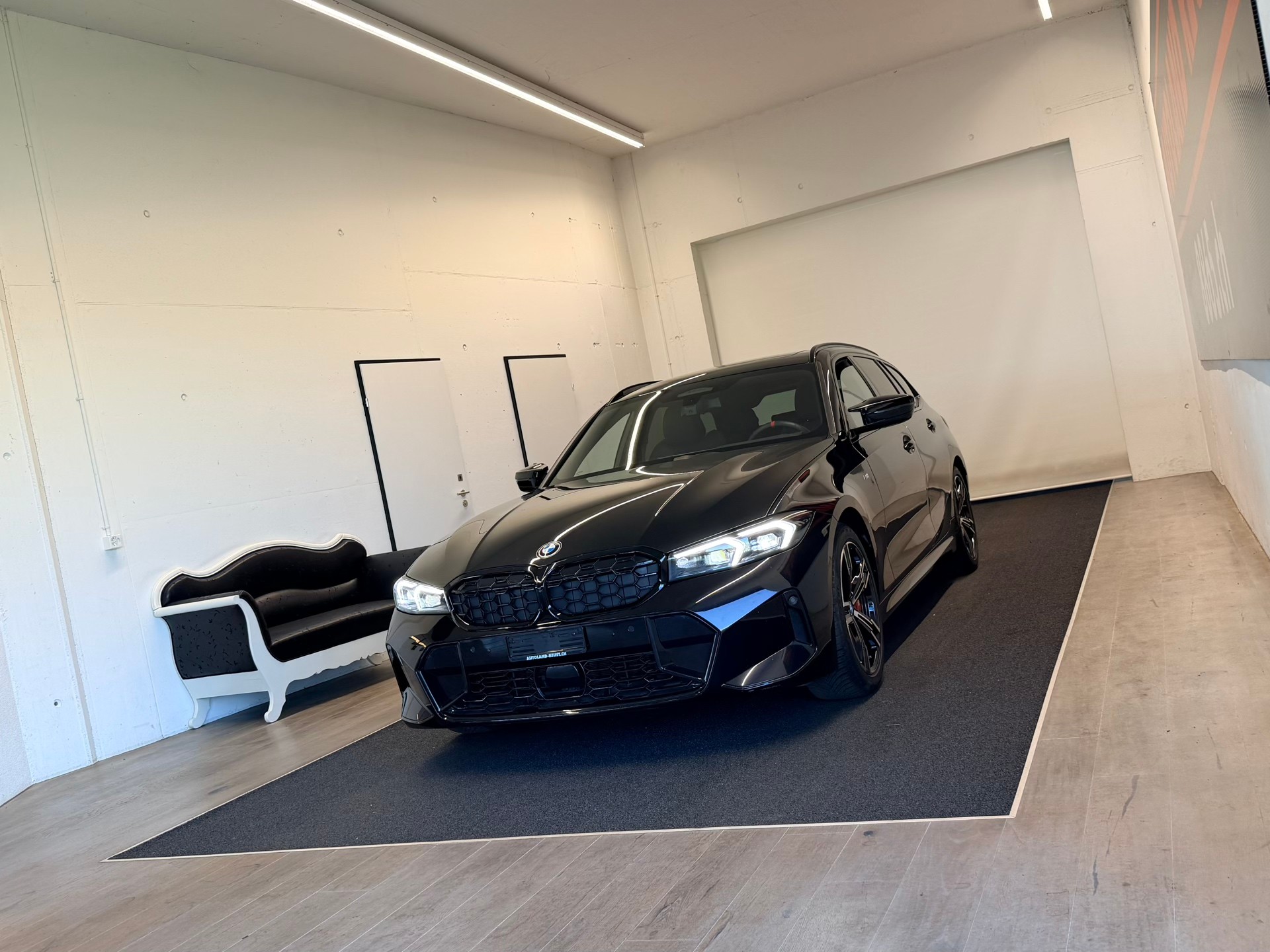 BMW M340i xDrive 48V Touring Steptronic M Sport Pro-image-2