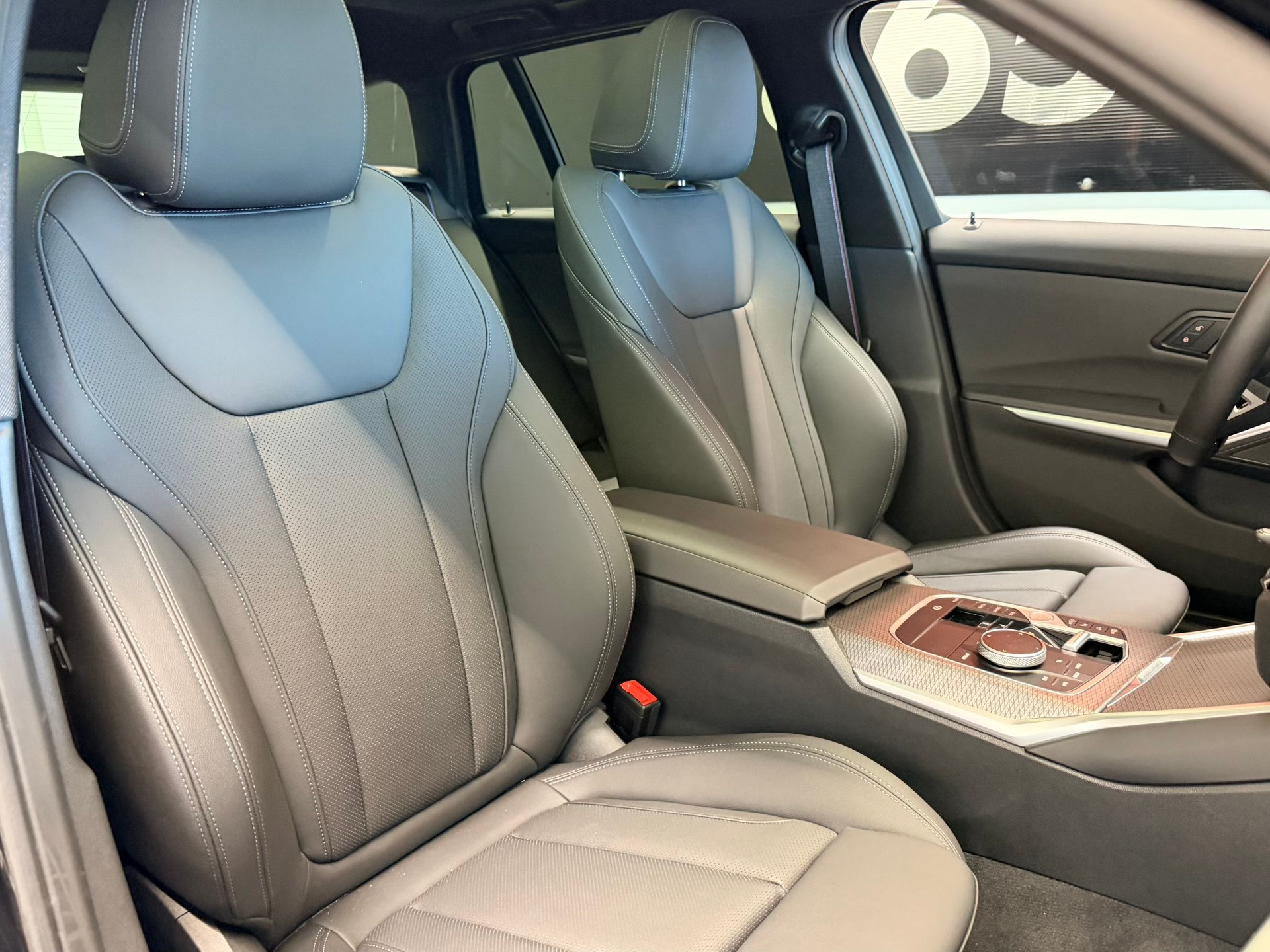BMW M340i xDrive 48V Touring Steptronic M Sport Pro-image-27