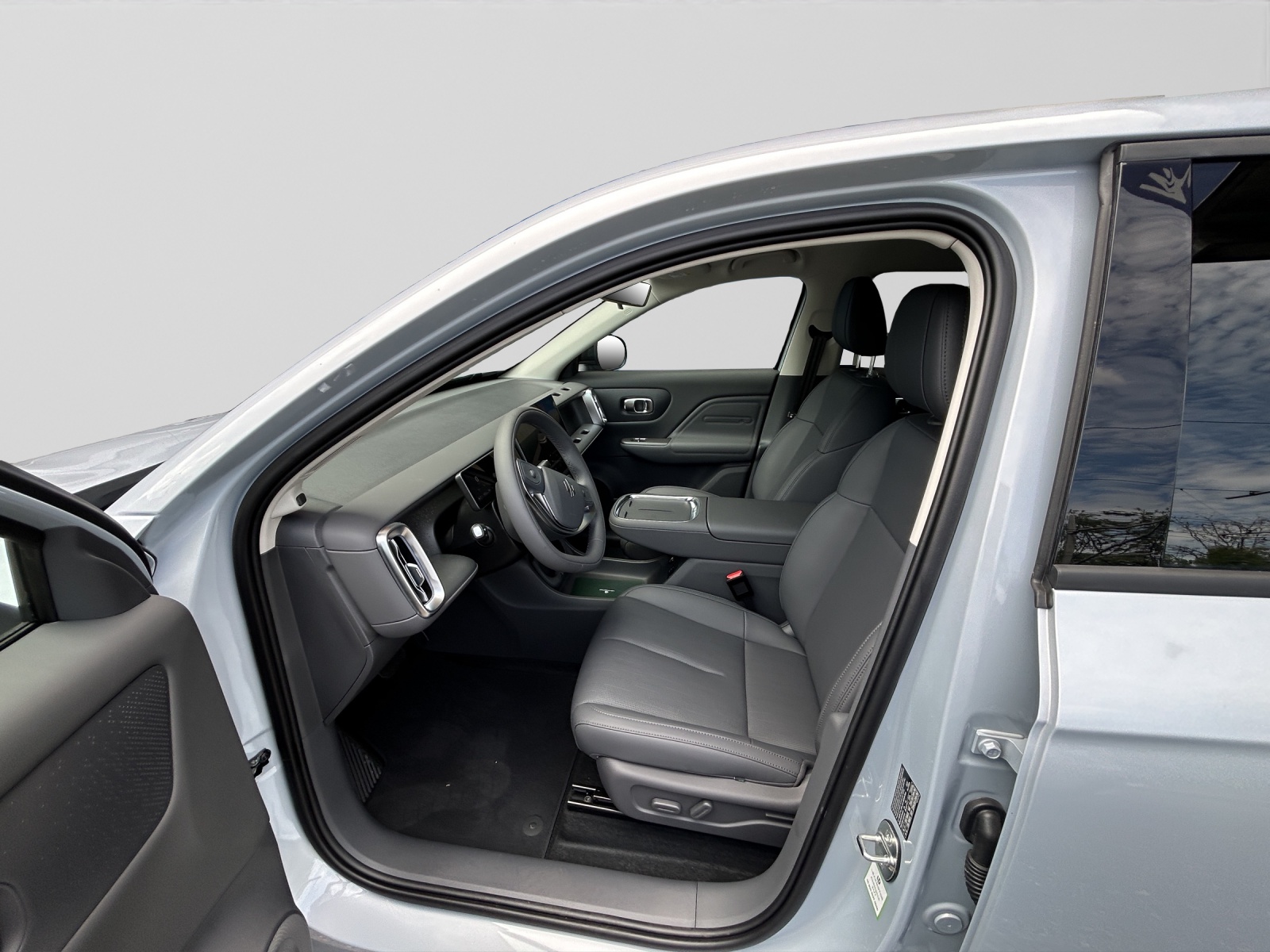 LEAPMOTOR B10 1.5 Hybrid EV-image-4