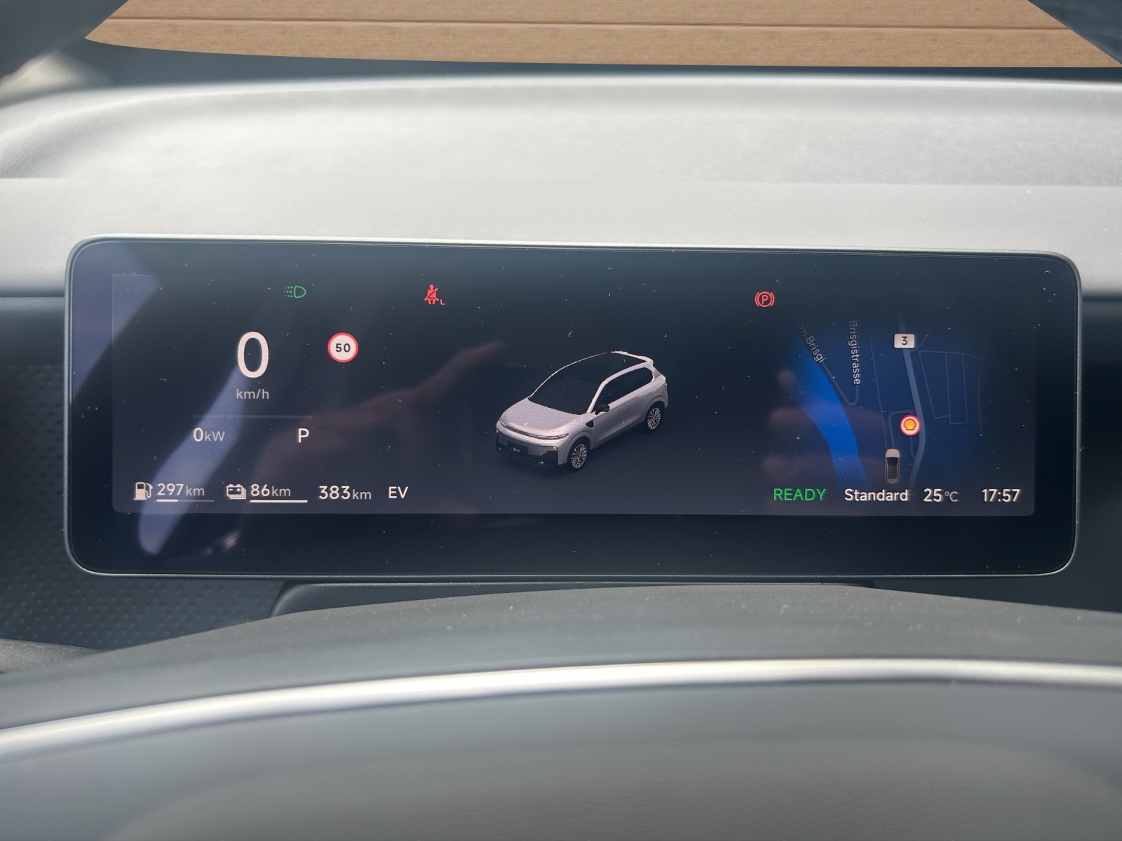 LEAPMOTOR B10 1.5 Hybrid EV-image-13