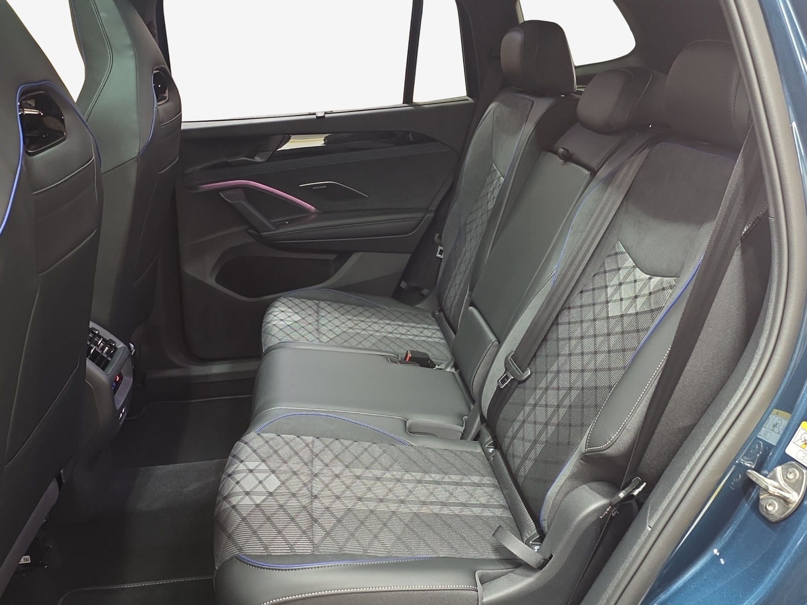 VW Tayron 1.5 TSI evo2 eHybrid R-Line DSG-image-11