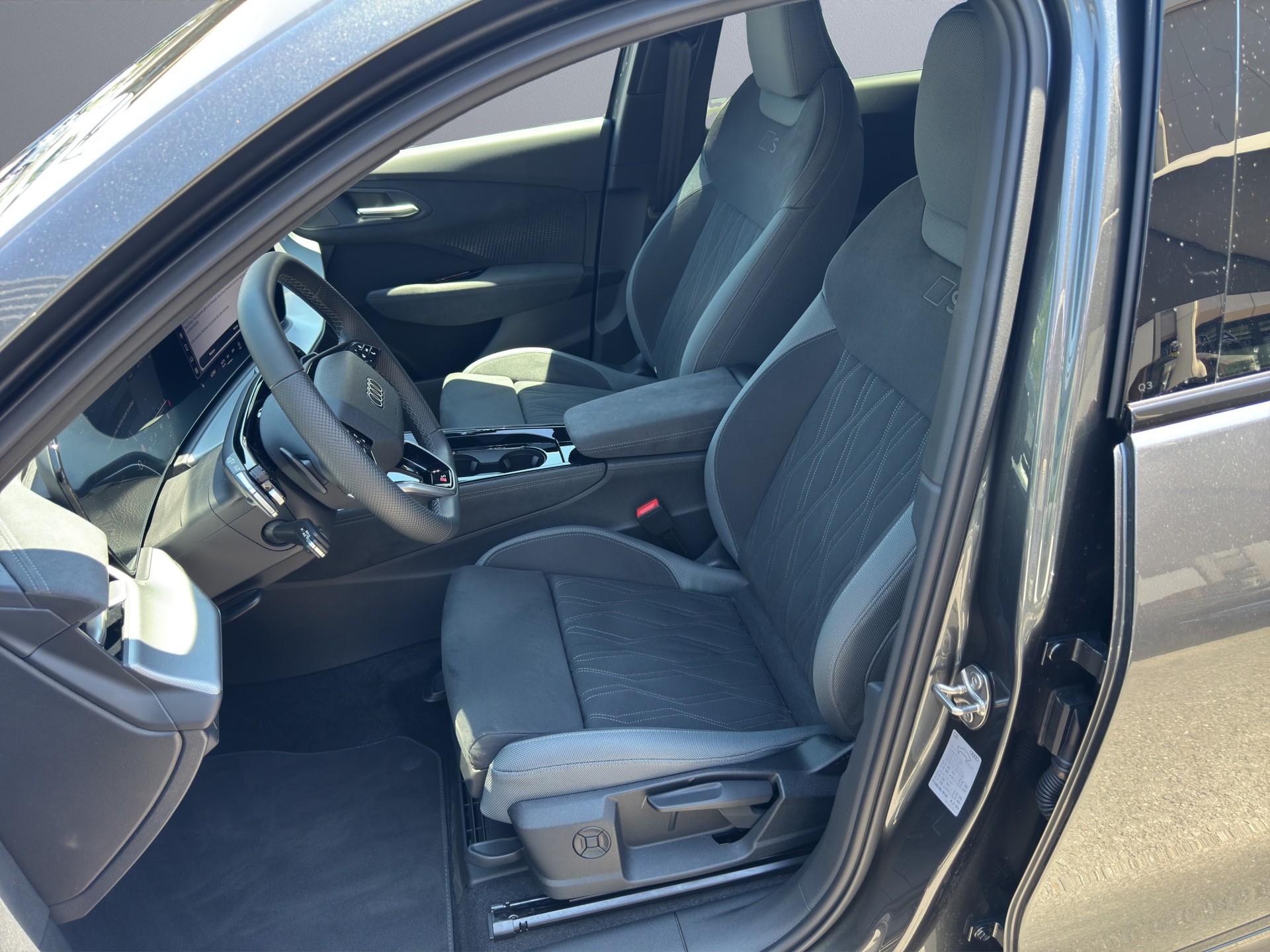AUDI Q3 SUV 110 kW TFSI S Line S tronic-image-10