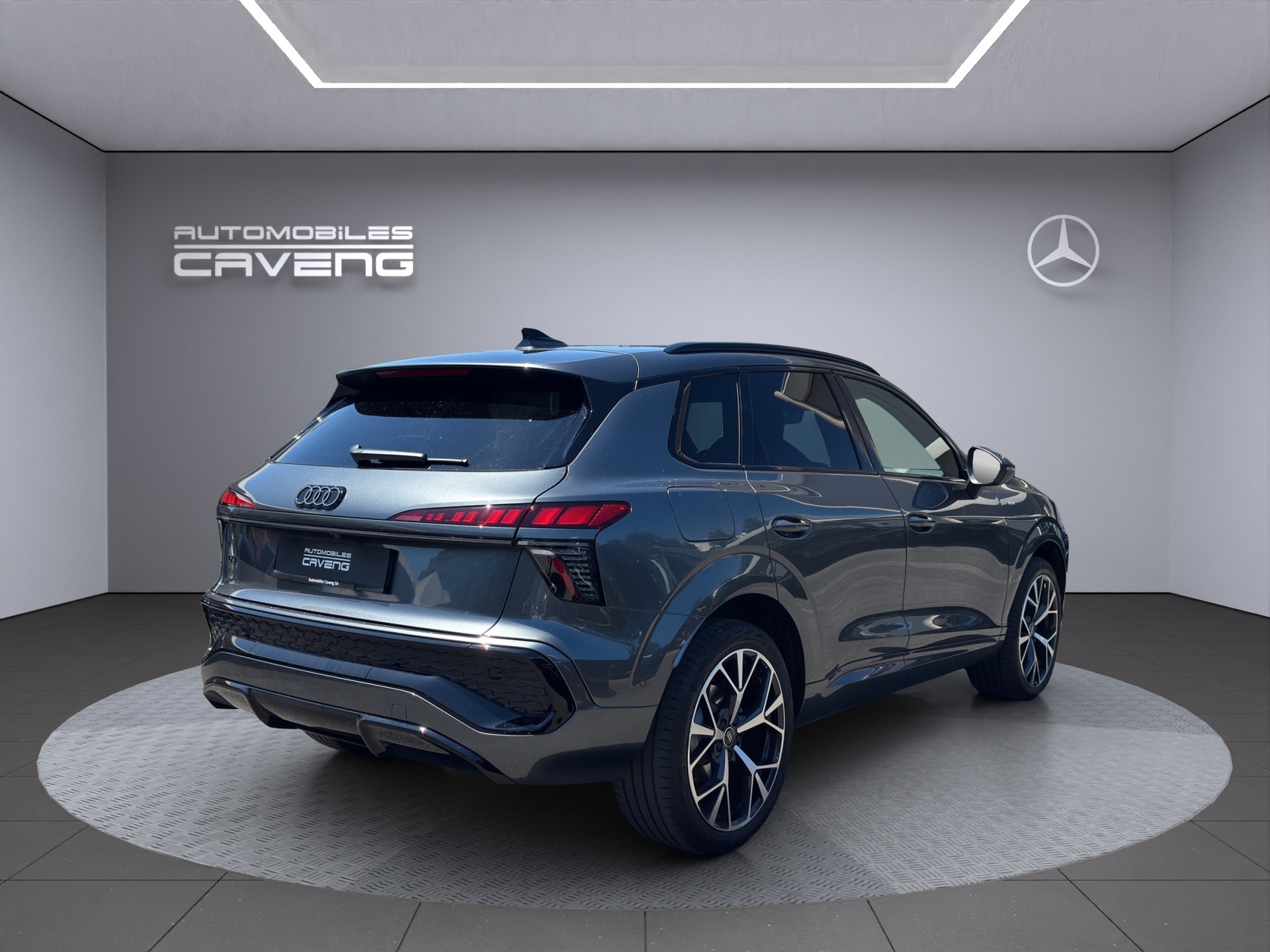 AUDI Q3 SUV 110 kW TFSI S Line S tronic-image-4