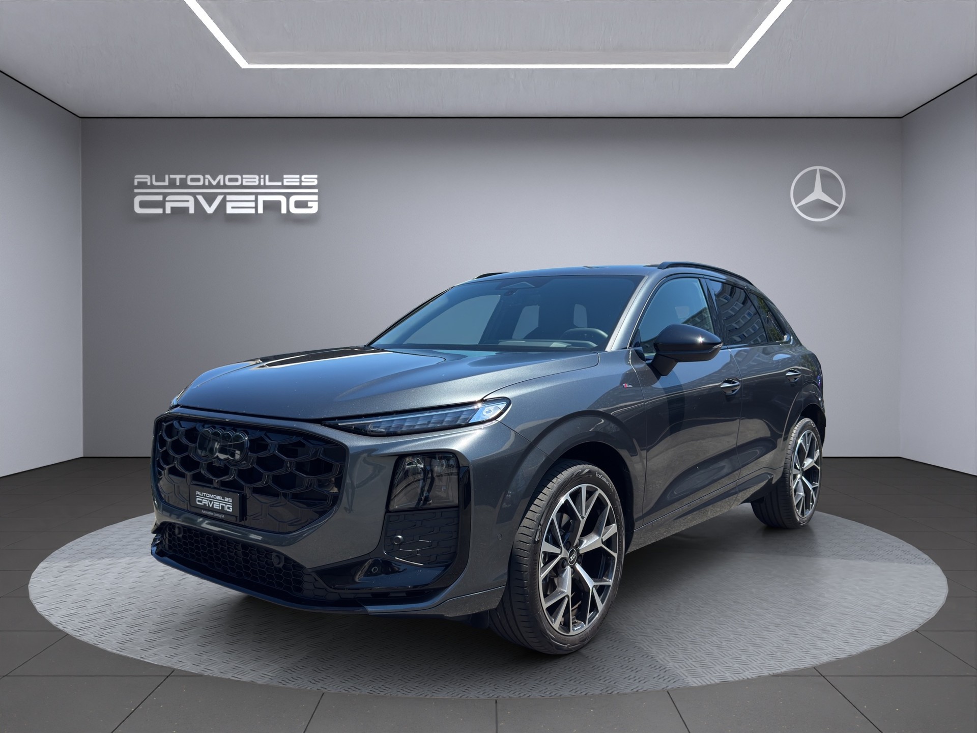 AUDI Q3 SUV 110 kW TFSI S Line S tronic-image-0