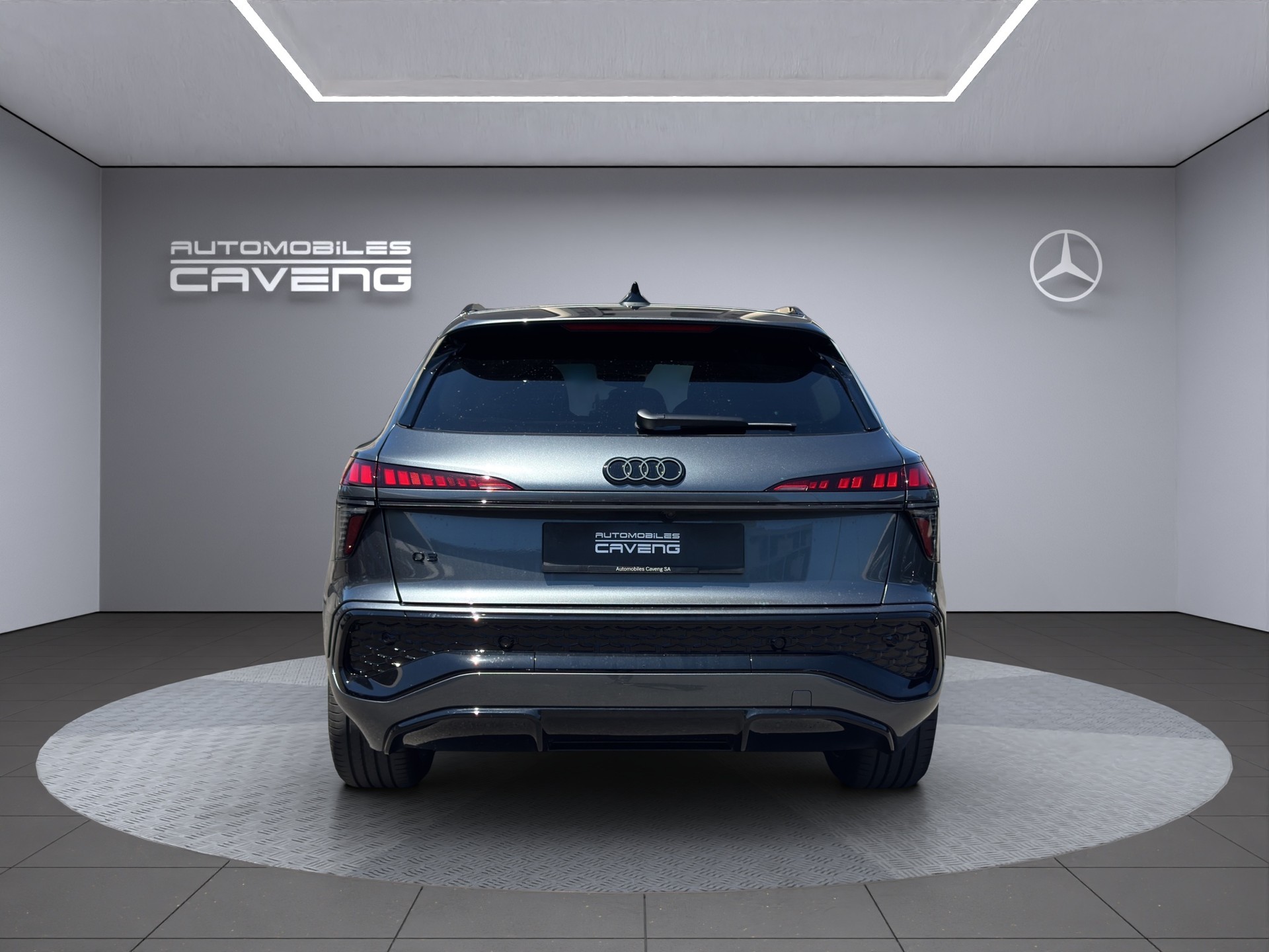 AUDI Q3 SUV 110 kW TFSI S Line S tronic-image-3