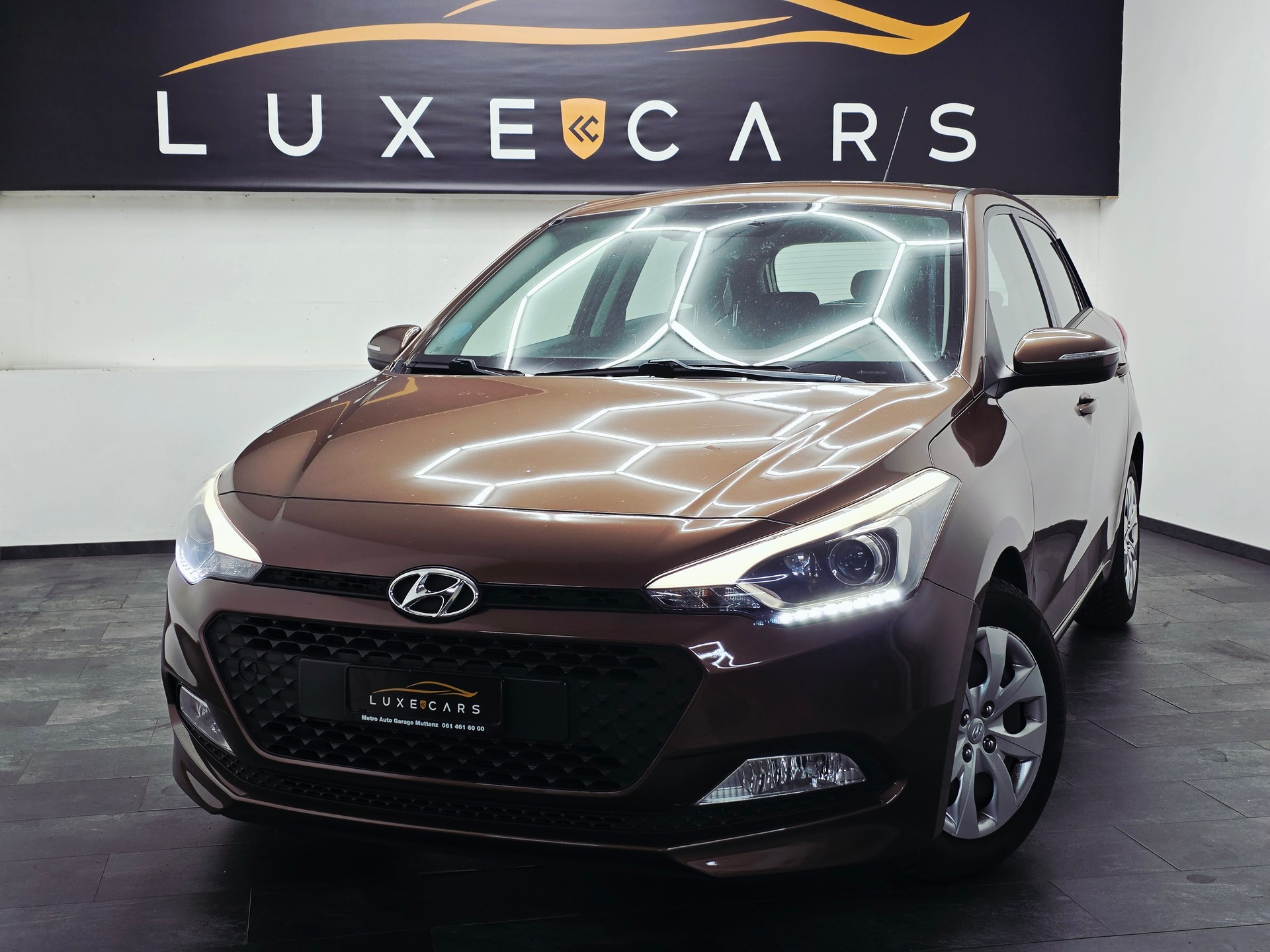 HYUNDAI i20 1.2 Amplia*TOP AUSSTATTUNG*-image-3