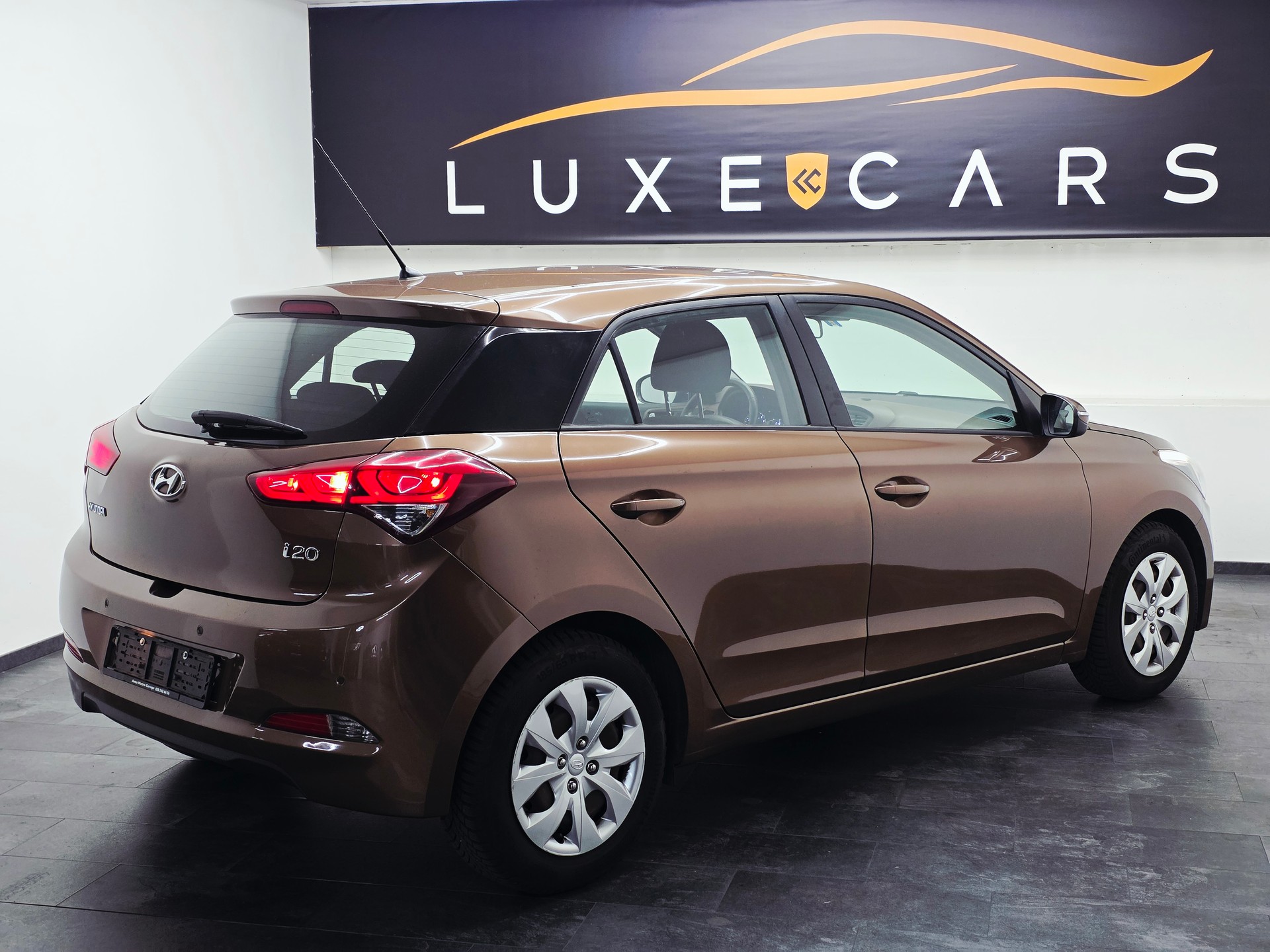 HYUNDAI i20 1.2 Amplia*TOP AUSSTATTUNG*-image-5