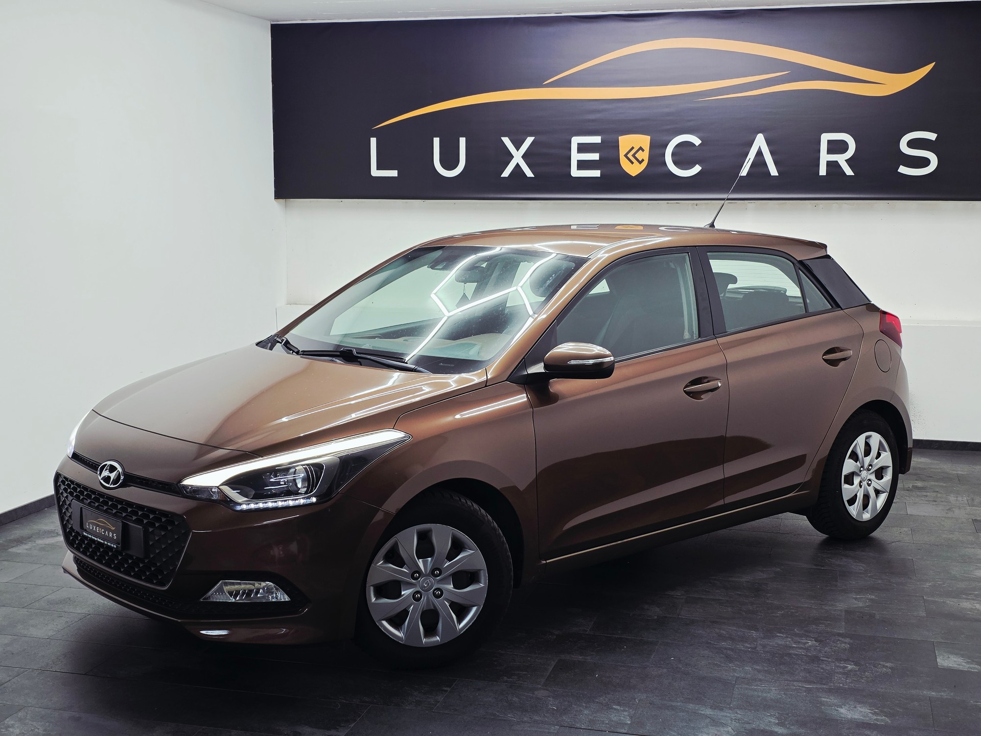 HYUNDAI i20 1.2 Amplia*TOP AUSSTATTUNG*-image-1