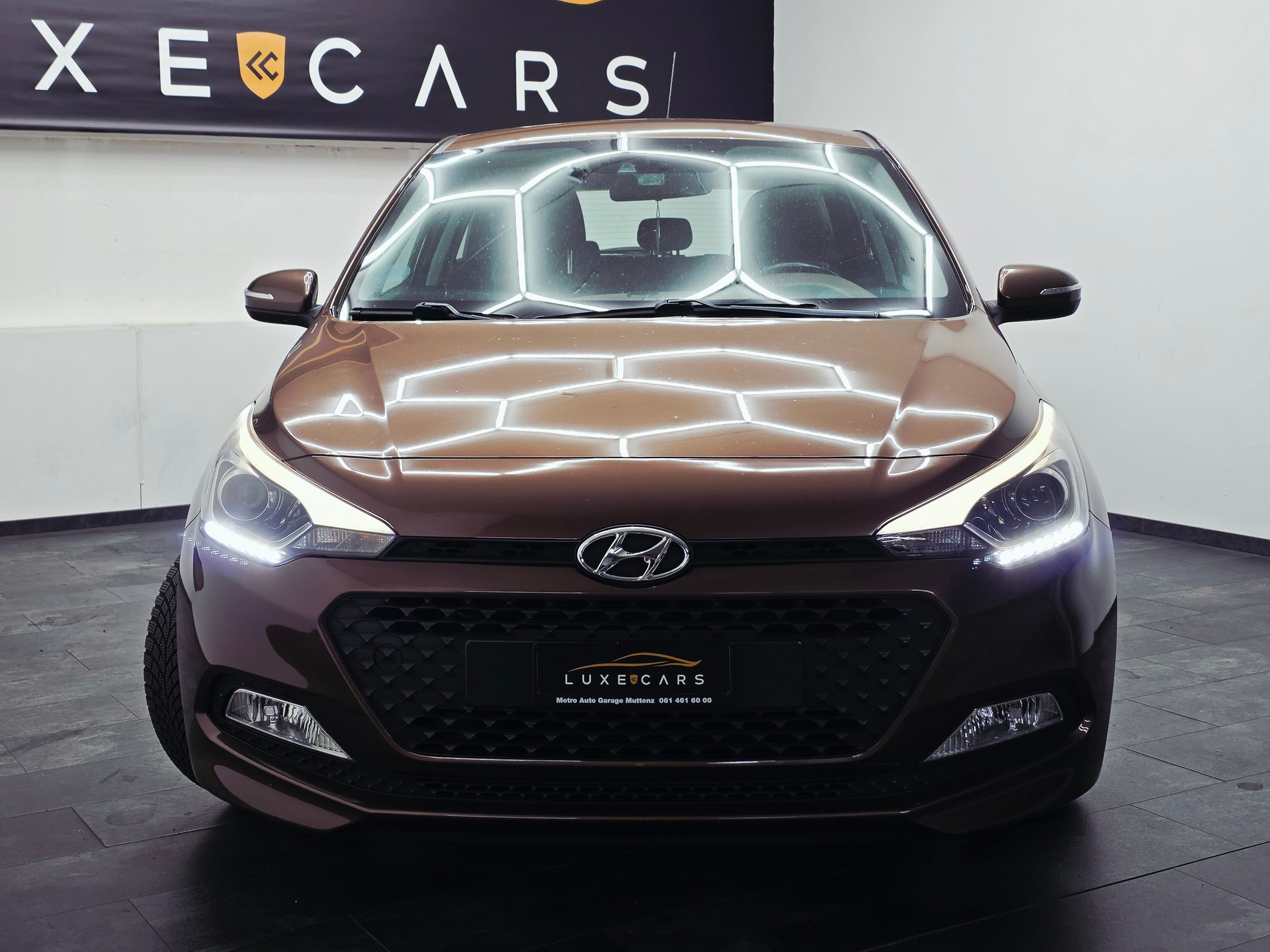 HYUNDAI i20 1.2 Amplia*TOP AUSSTATTUNG*-image-2