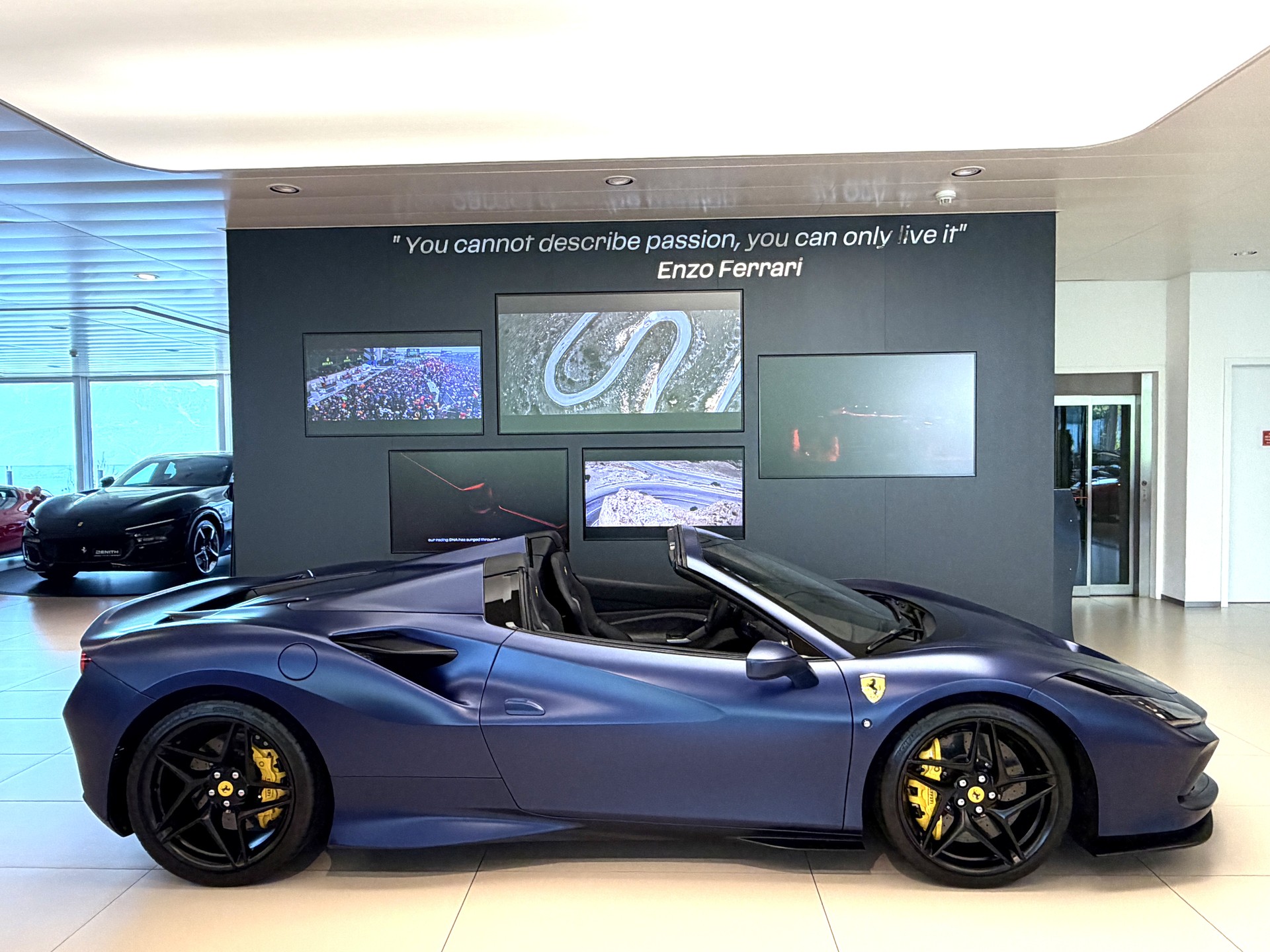 FERRARI F8 Spider-image-3