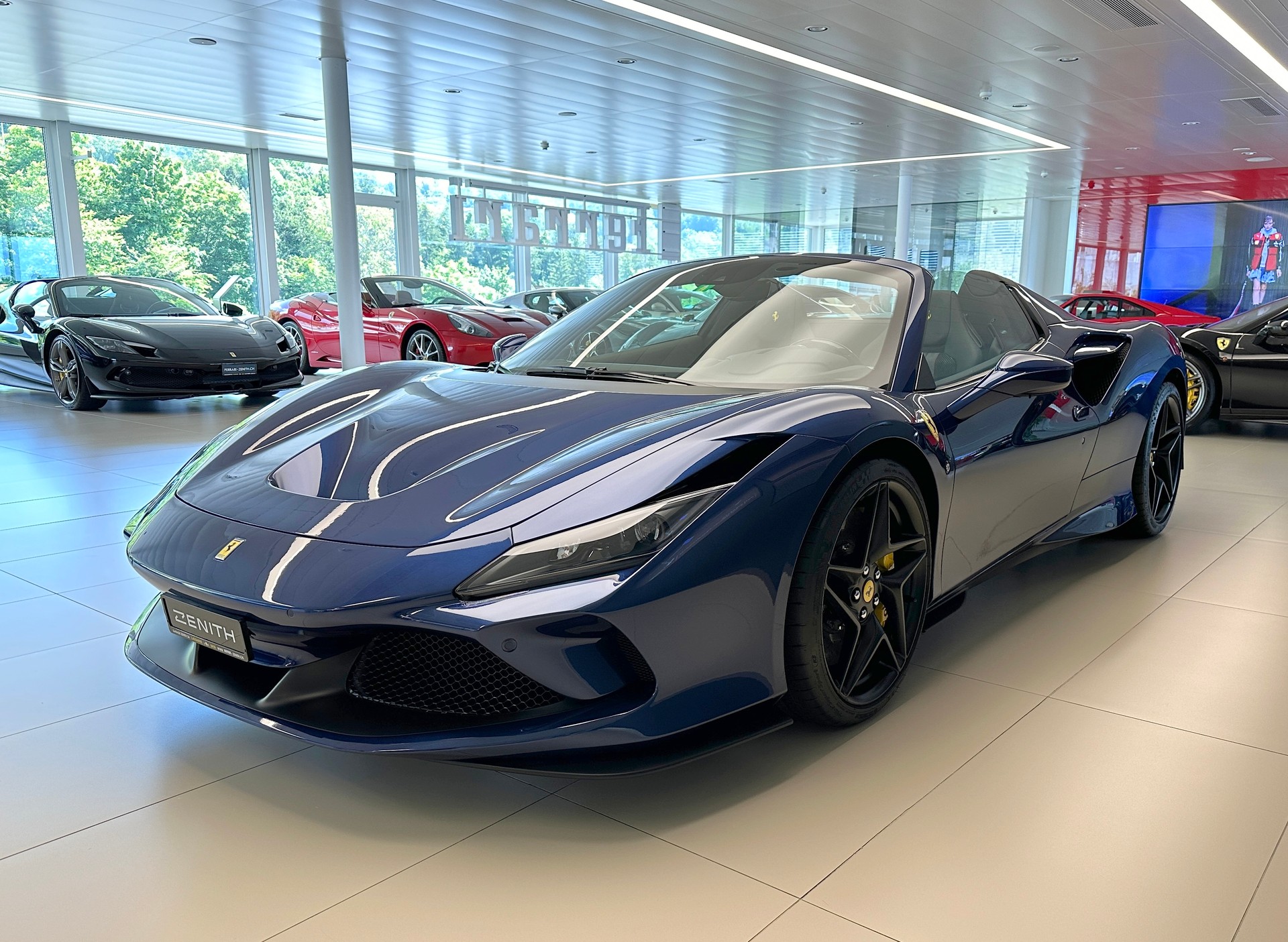 FERRARI F8 Spider-image-13