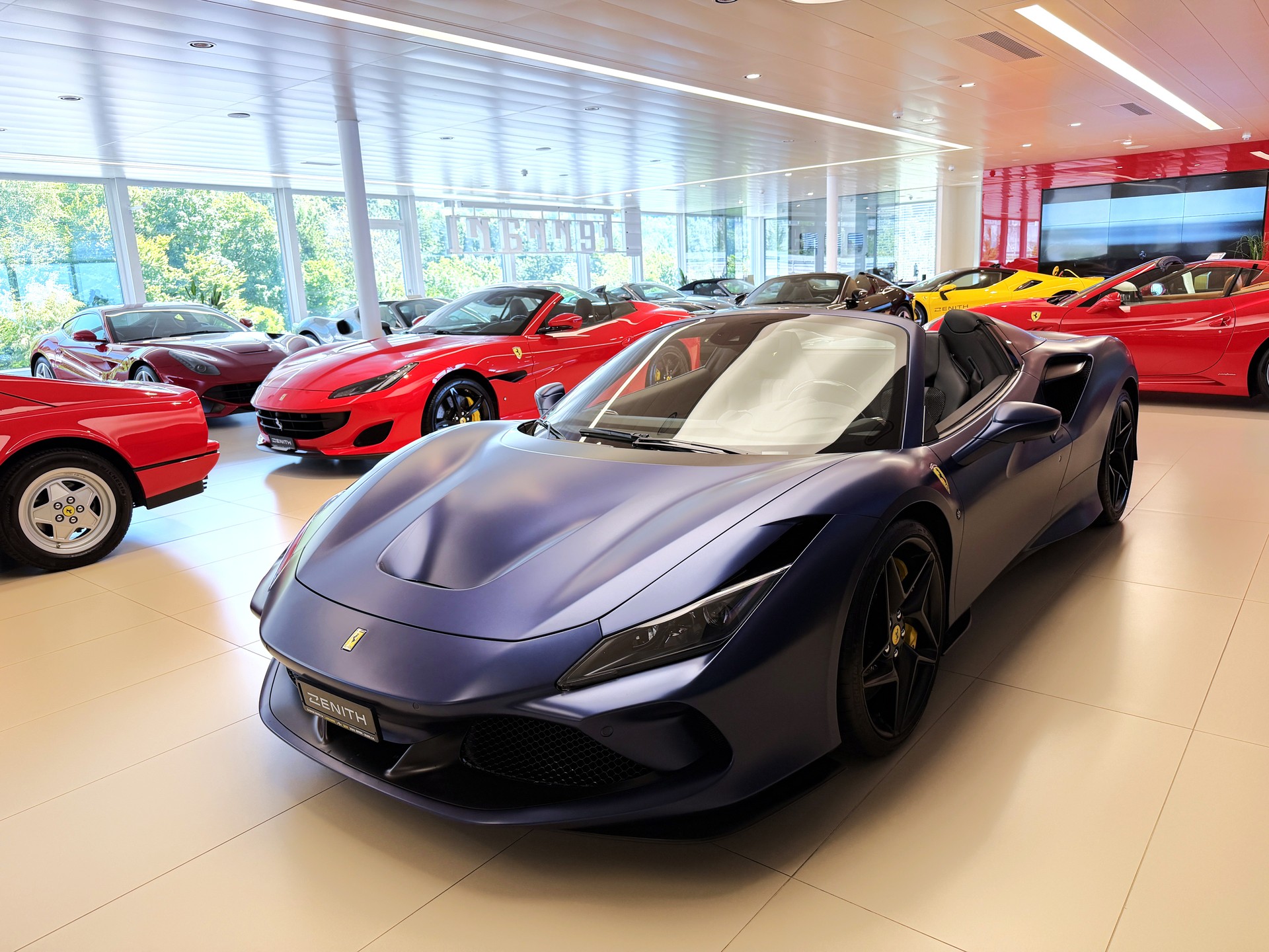 FERRARI F8 Spider-image-0