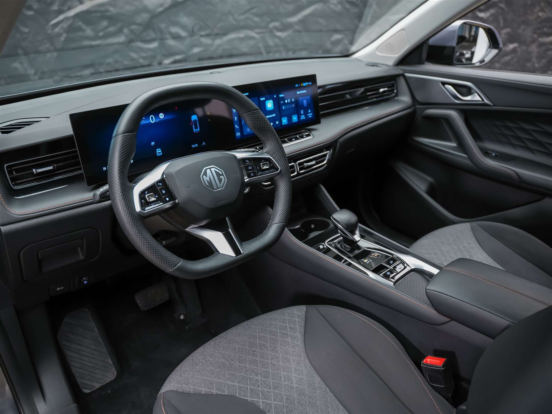 MG HS 1.5 T Comfort Automat-image-8