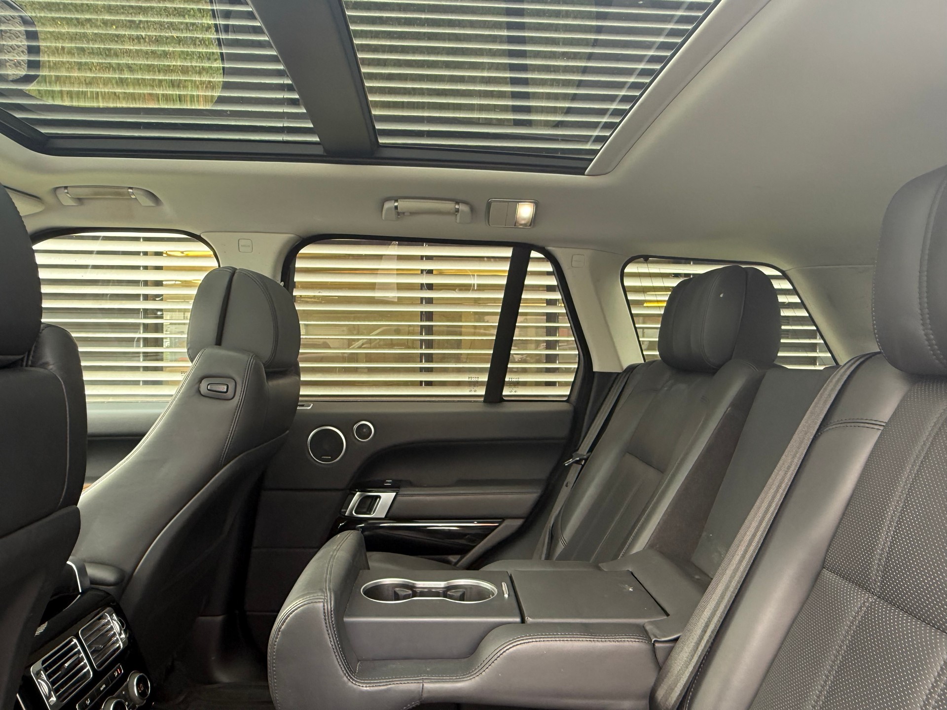 LAND ROVER Range Rover 4.4 SDV8 Vogue Automatic-image-6