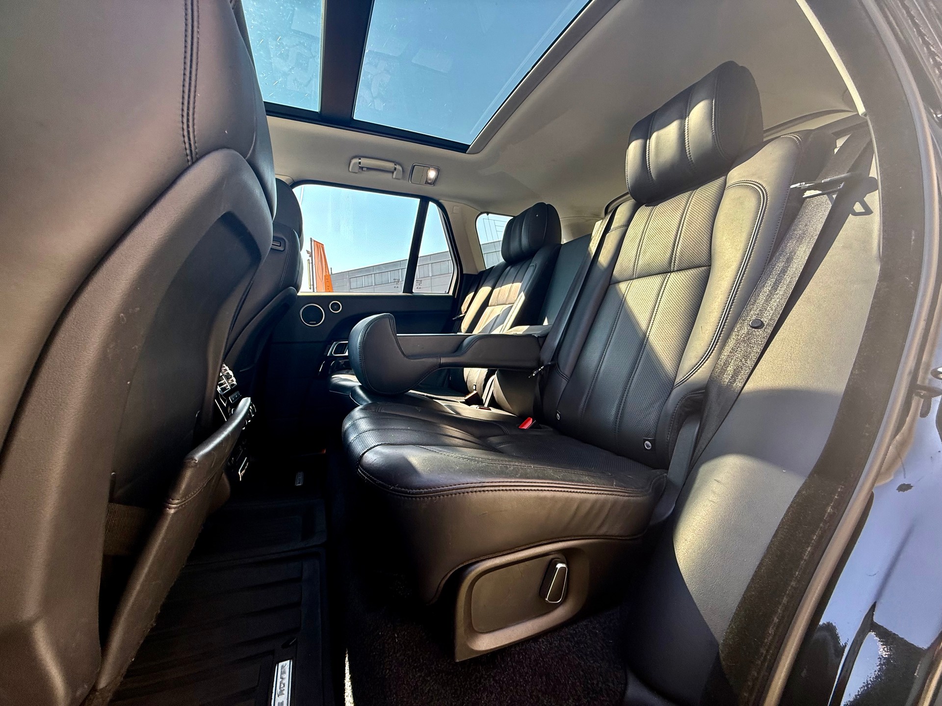 LAND ROVER Range Rover 4.4 SDV8 Vogue Automatic-image-3