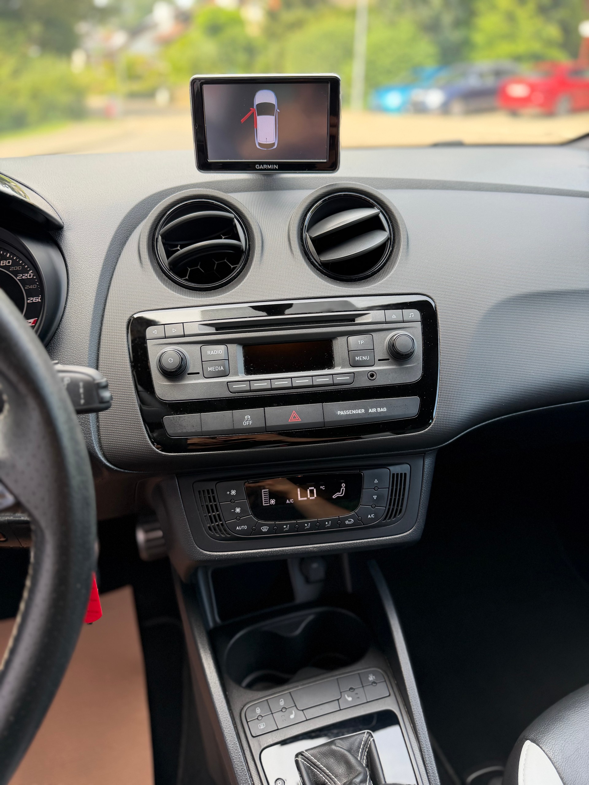 SEAT Ibiza SC 1.4 TSI Cupra DSG-image-8