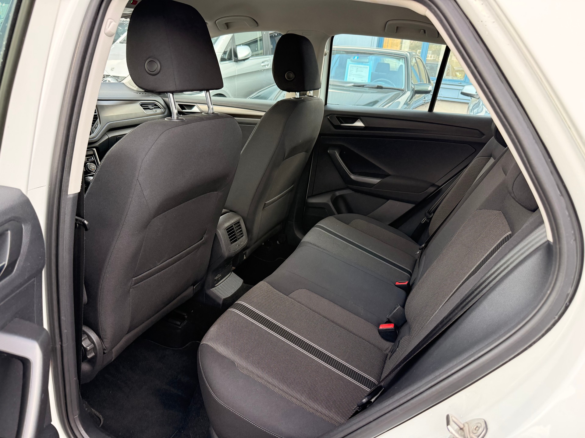 VW T-Roc 1.5 TSI EVO Sport DSG 4Motion-image-9