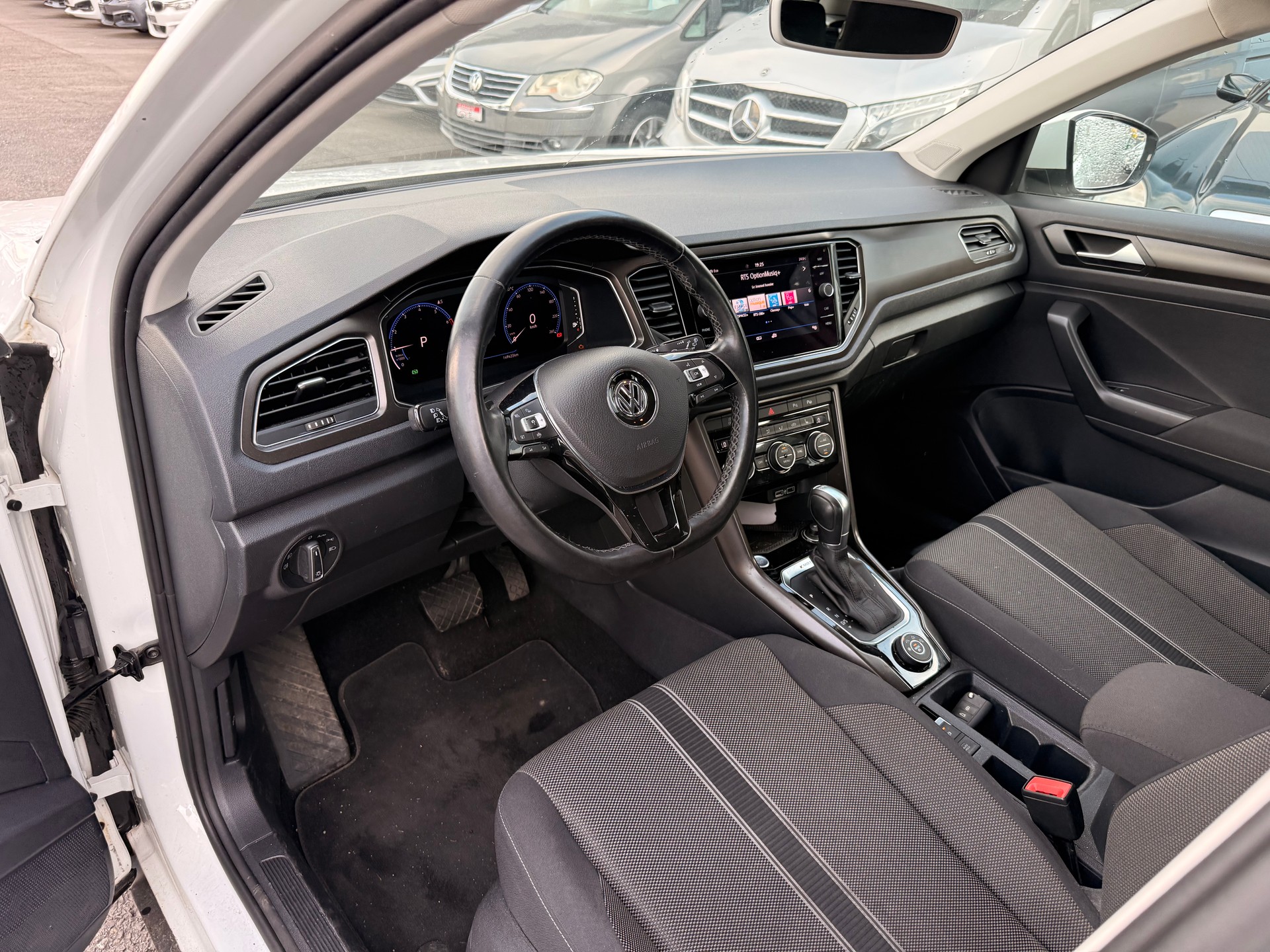 VW T-Roc 1.5 TSI EVO Sport DSG 4Motion-image-8