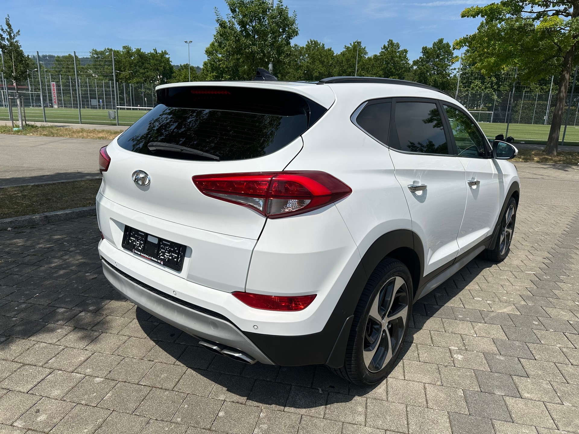 HYUNDAI Tucson 2.0 CRDI Vertex 4WD Automatic-image-4