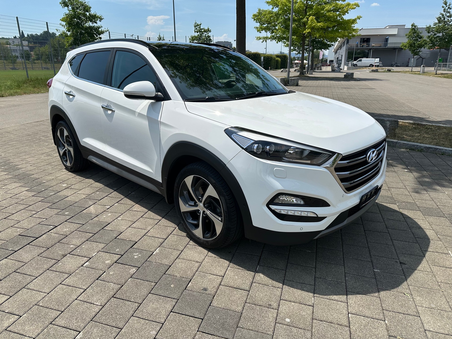 HYUNDAI Tucson 2.0 CRDI Vertex 4WD Automatic-image-2