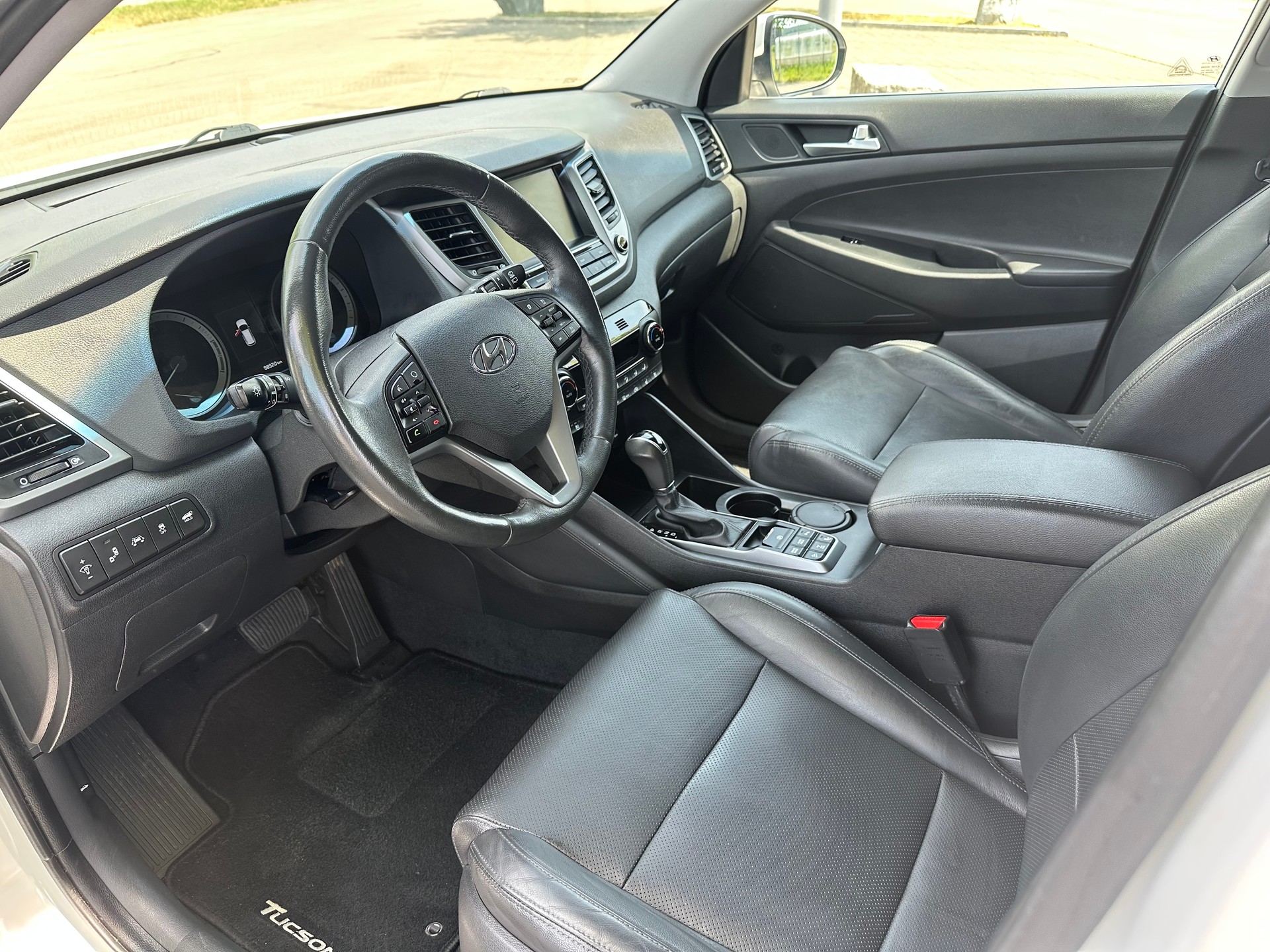 HYUNDAI Tucson 2.0 CRDI Vertex 4WD Automatic-image-8