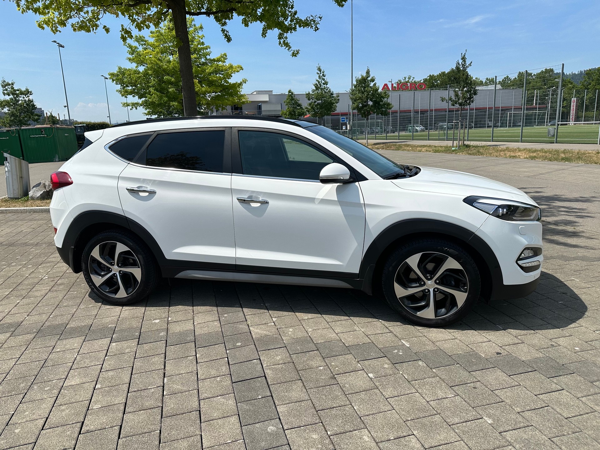 HYUNDAI Tucson 2.0 CRDI Vertex 4WD Automatic-image-3