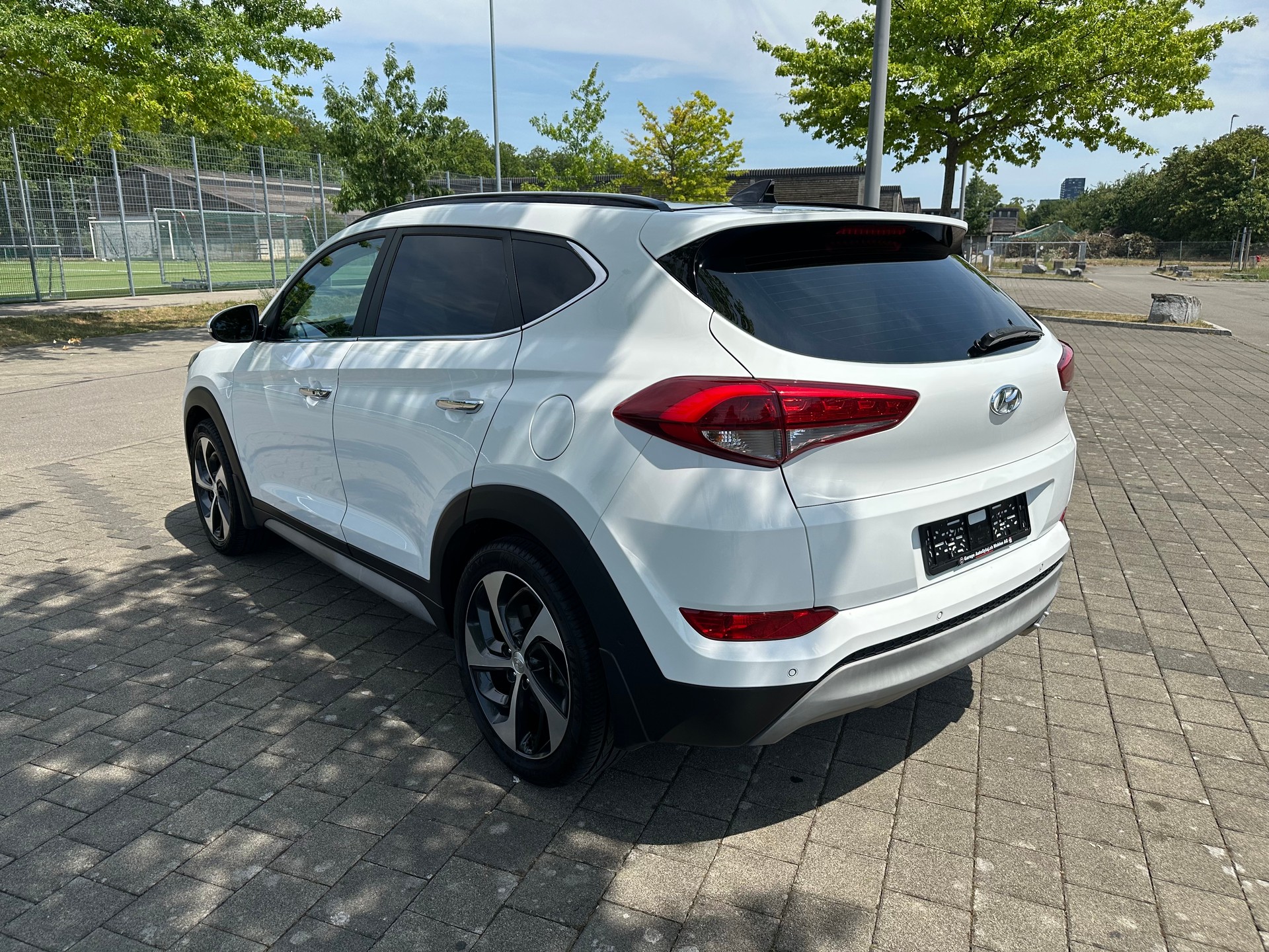 HYUNDAI Tucson 2.0 CRDI Vertex 4WD Automatic-image-6