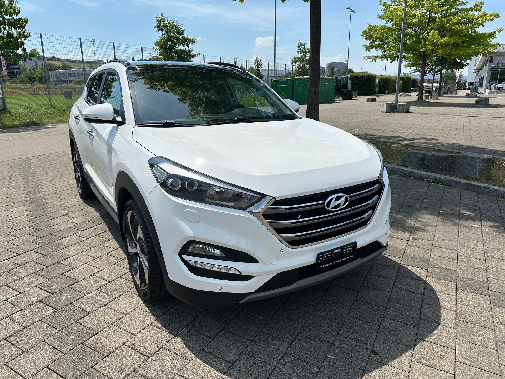 HYUNDAI Tucson 2.0 CRDI Vertex 4WD Automatic-image-1
