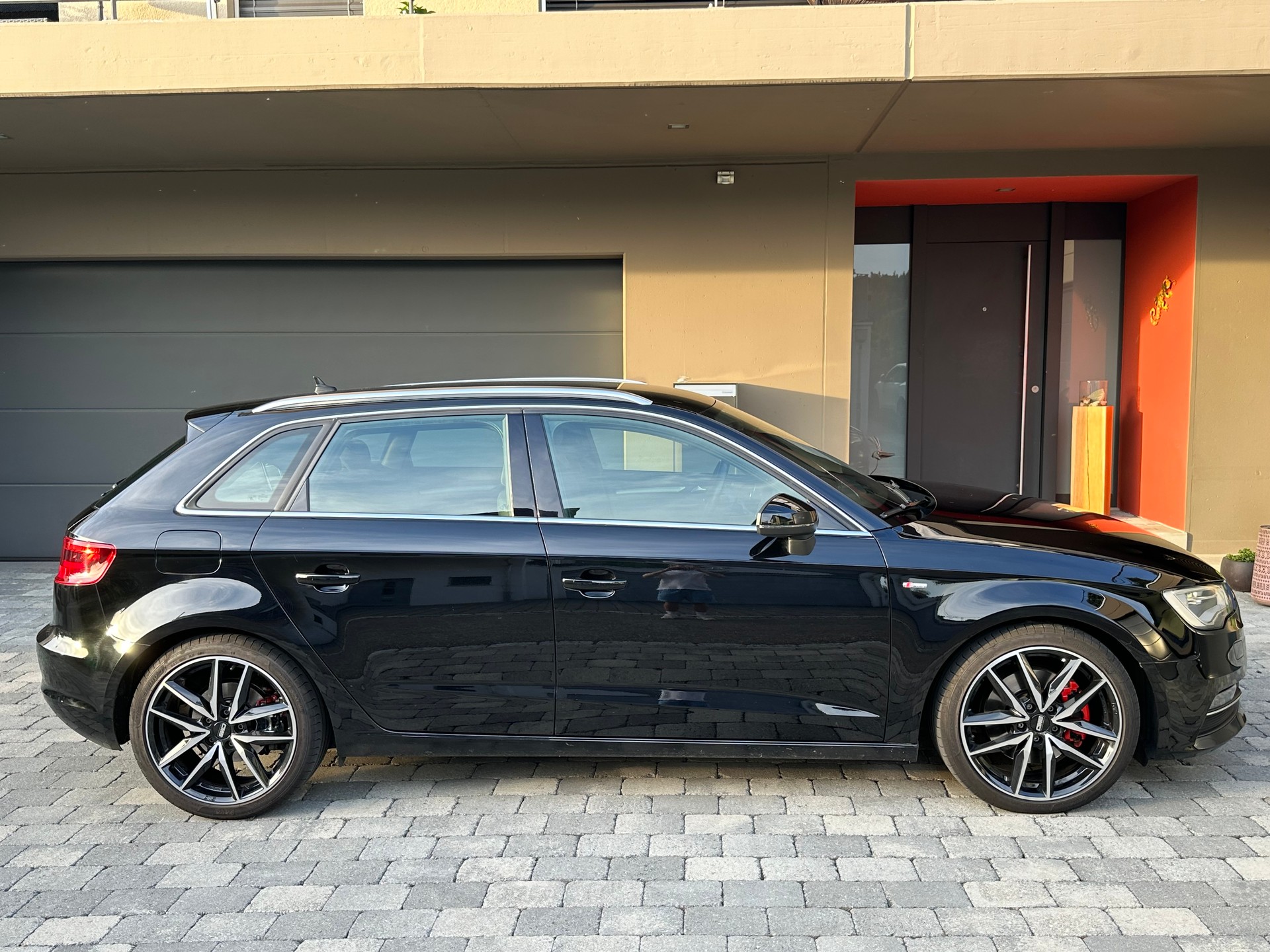 AUDI 2.0 TDI 150 quattro S-Line-image-2