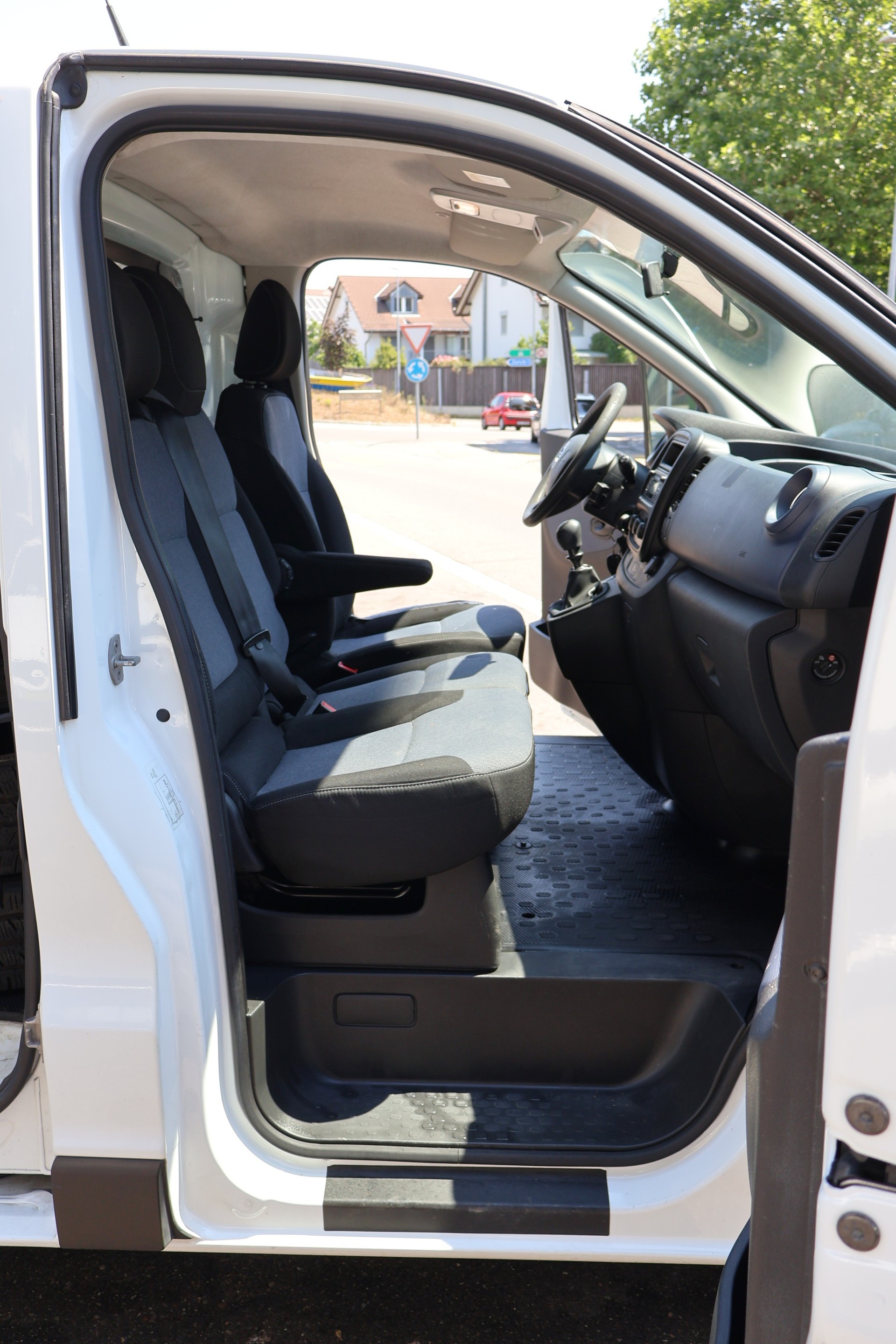 OPEL Vivaro 1.6 CDTI 2.9t L1H1-image-12