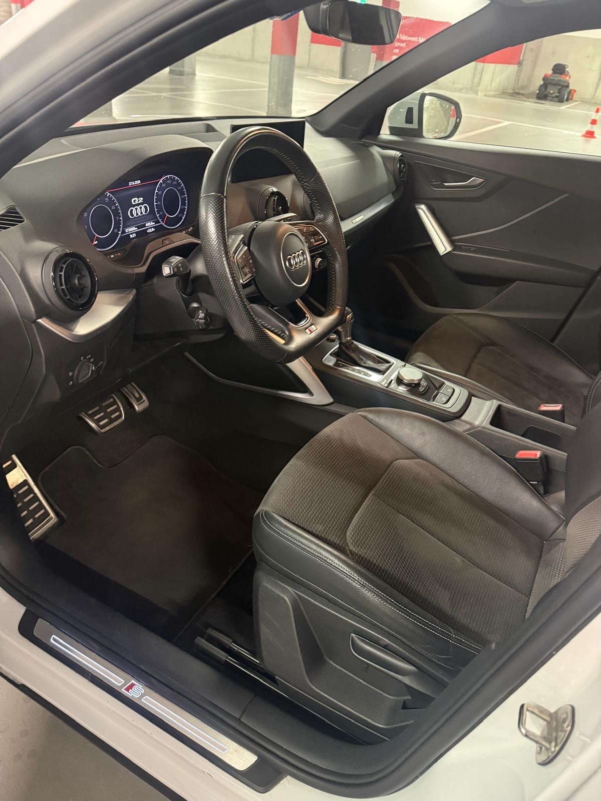 AUDI Q2 1.4 S LINE TFSI S-tronic-image-11