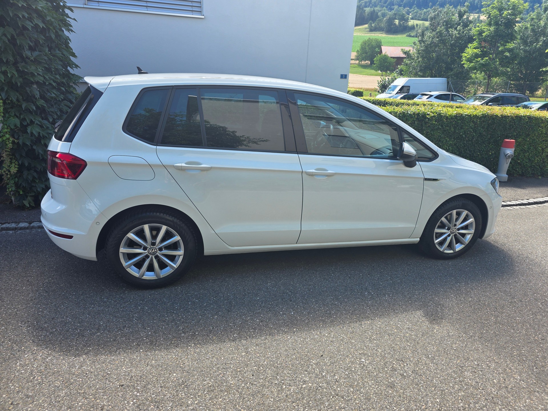 VW Golf Sportsvan 1.4 TSI Lounge DSG-image-3