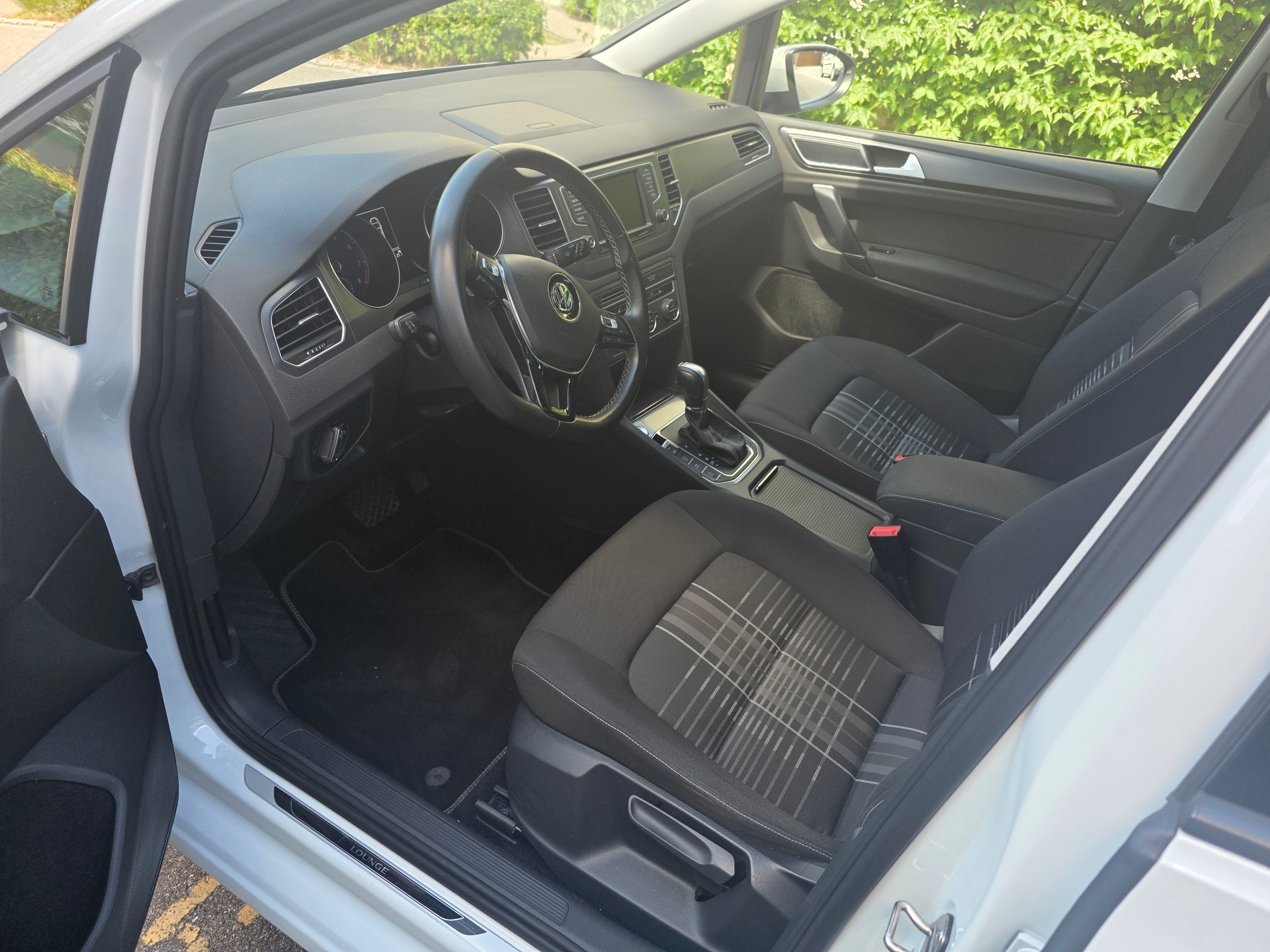 VW Golf Sportsvan 1.4 TSI Lounge DSG-image-7
