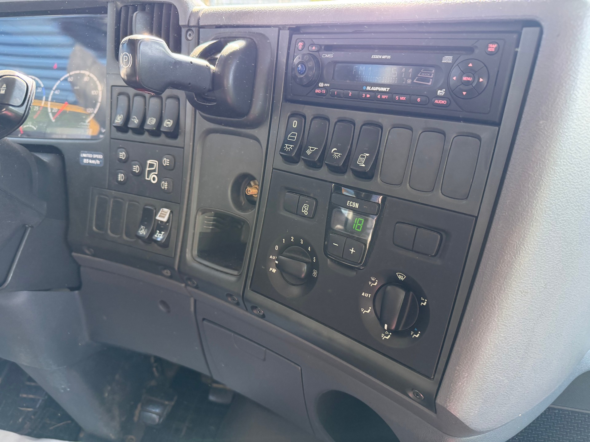 SCANIA SCANIA R420 LA 4x2 / Kipper Menci SL740R AB MFK-image-9