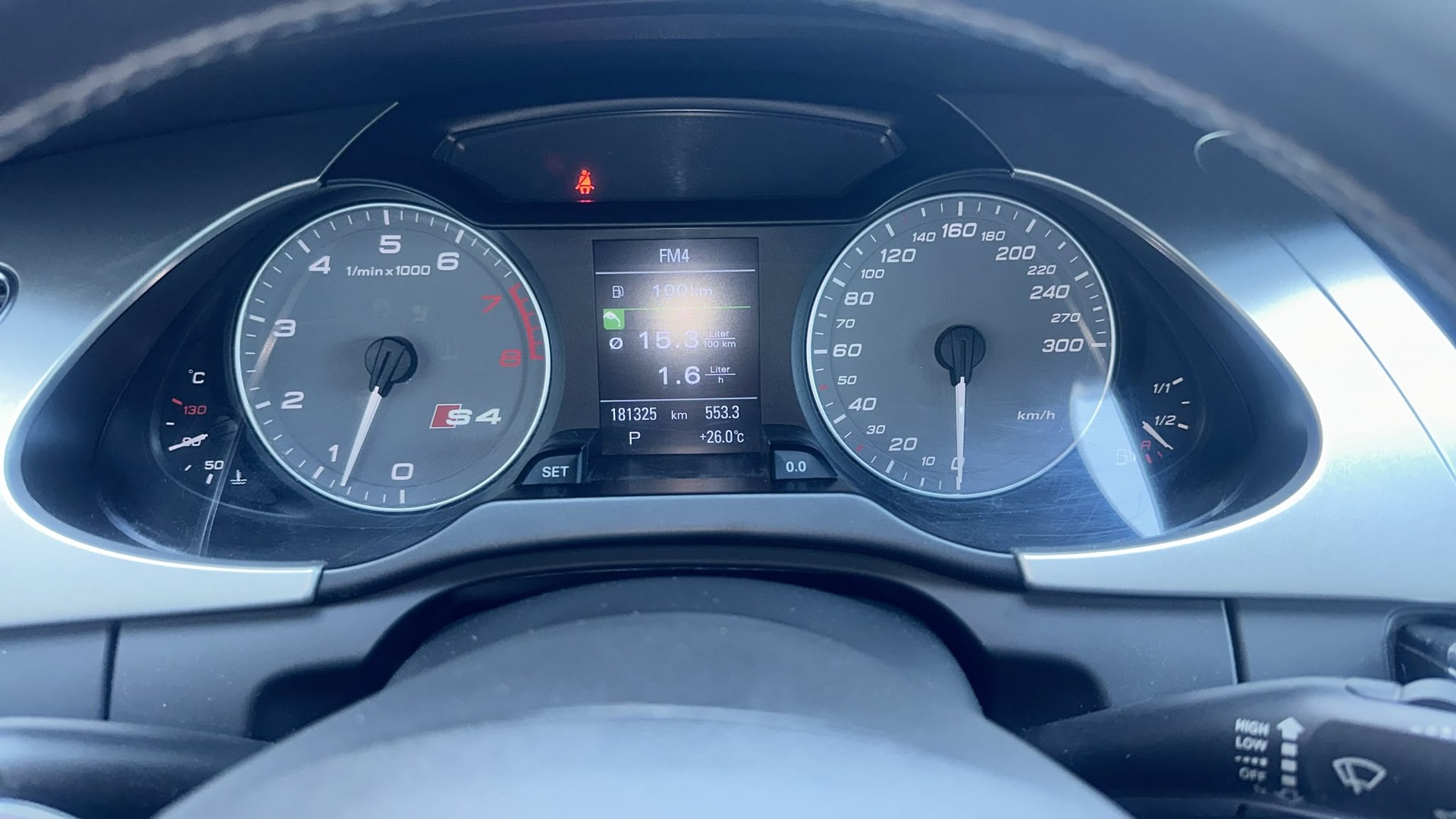 AUDI S4 Avant 3.0 TFSI quattro S-tronic-image-13