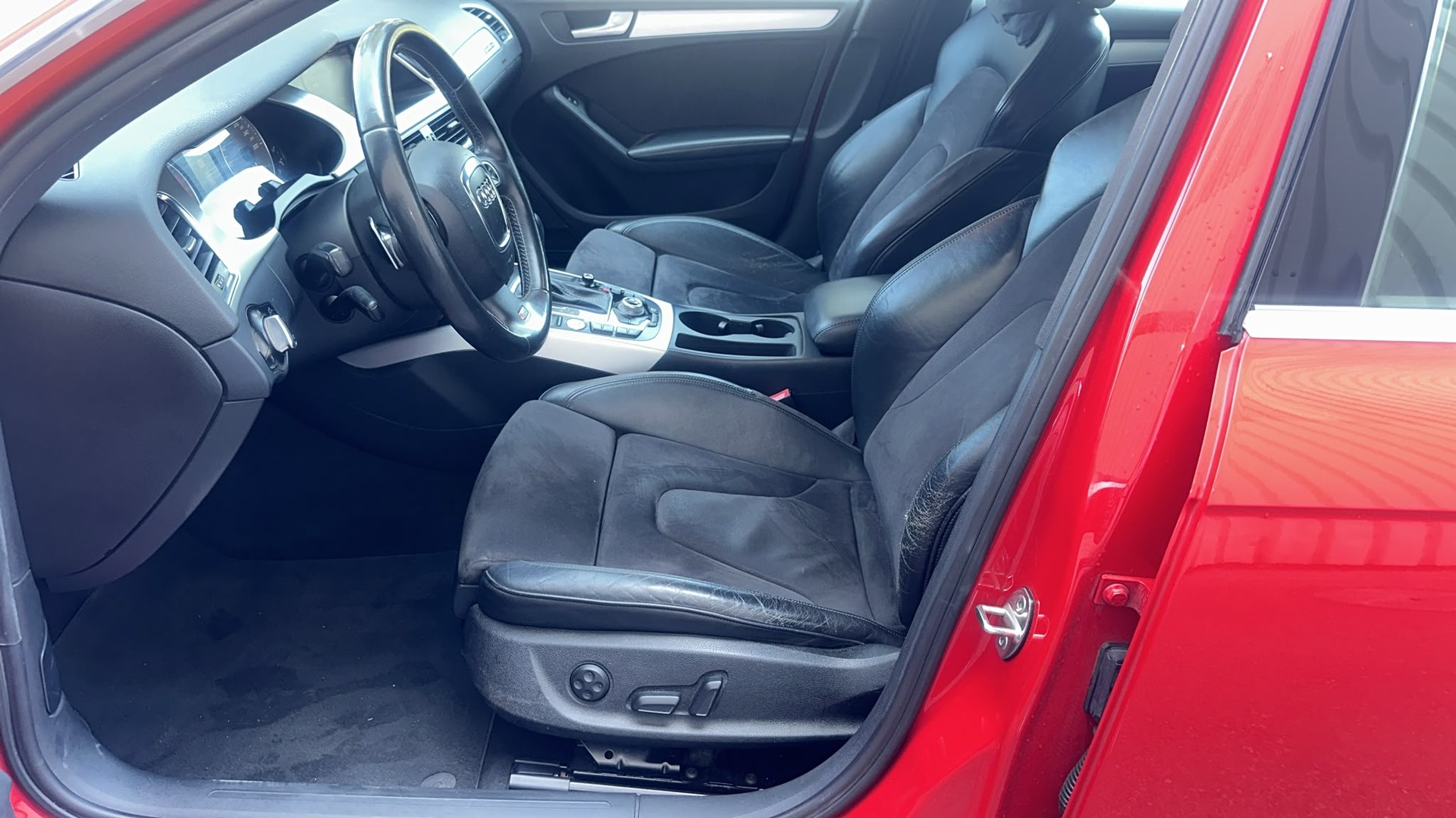 AUDI S4 Avant 3.0 TFSI quattro S-tronic-image-9