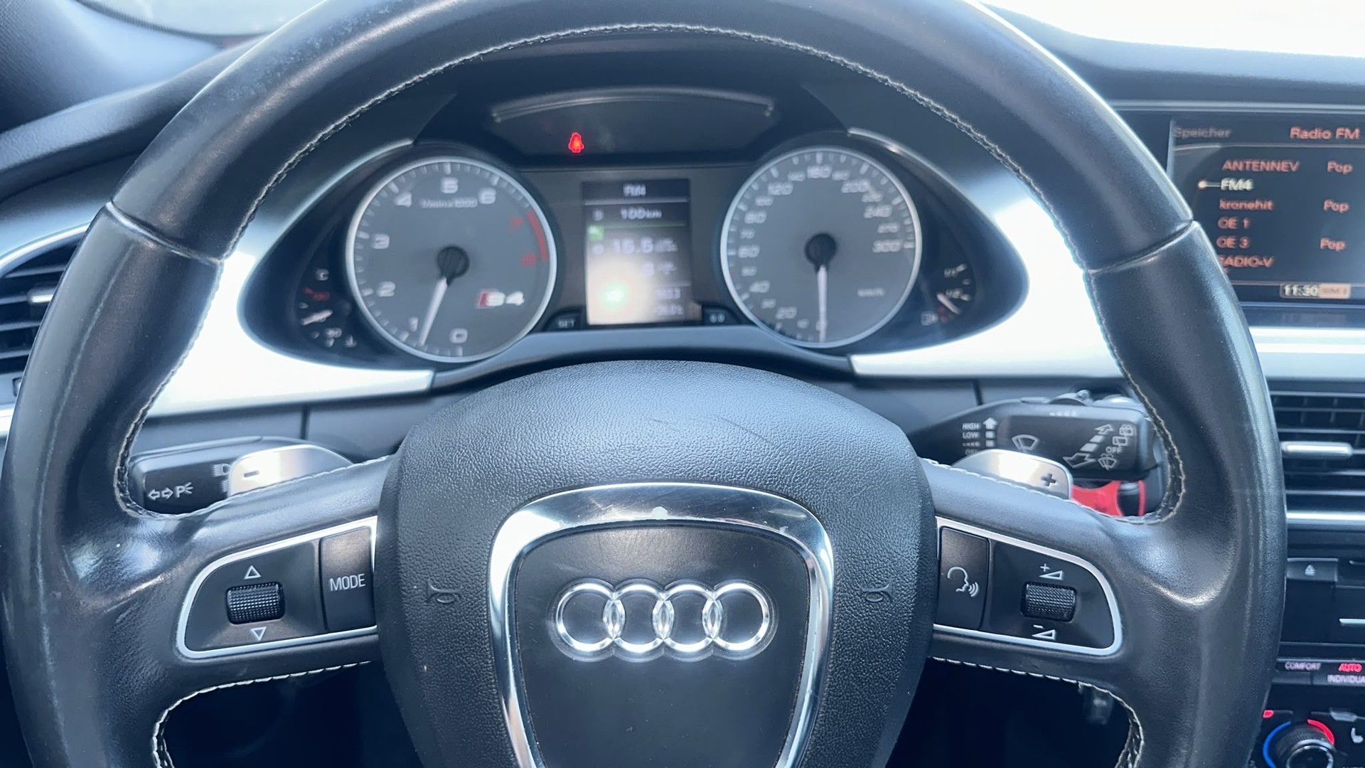 AUDI S4 Avant 3.0 TFSI quattro S-tronic-image-14