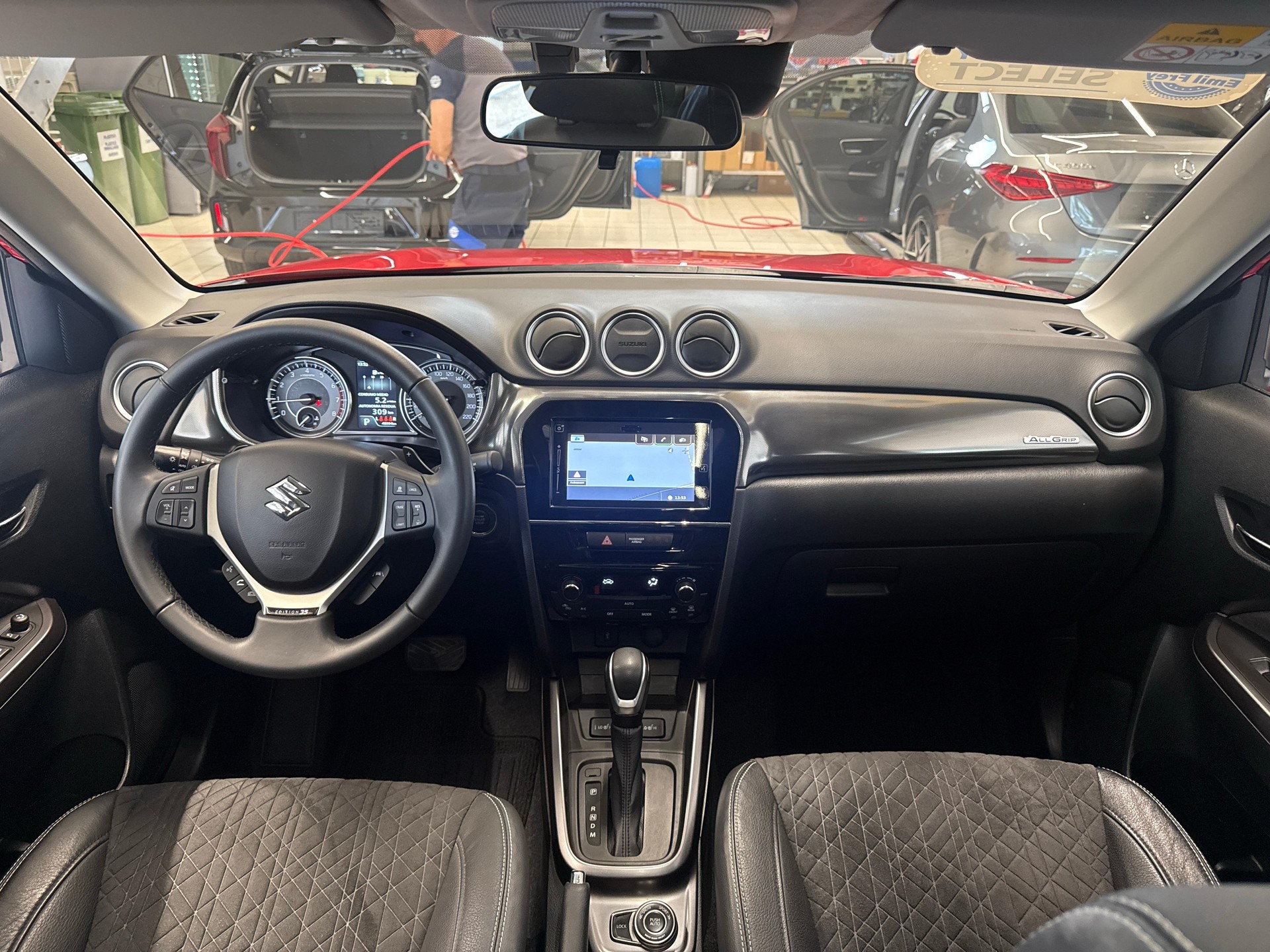 SUZUKI Vitara 1.5 Top Hybrid Edition 35 4x4 + Ruote invernali incluse-image-9