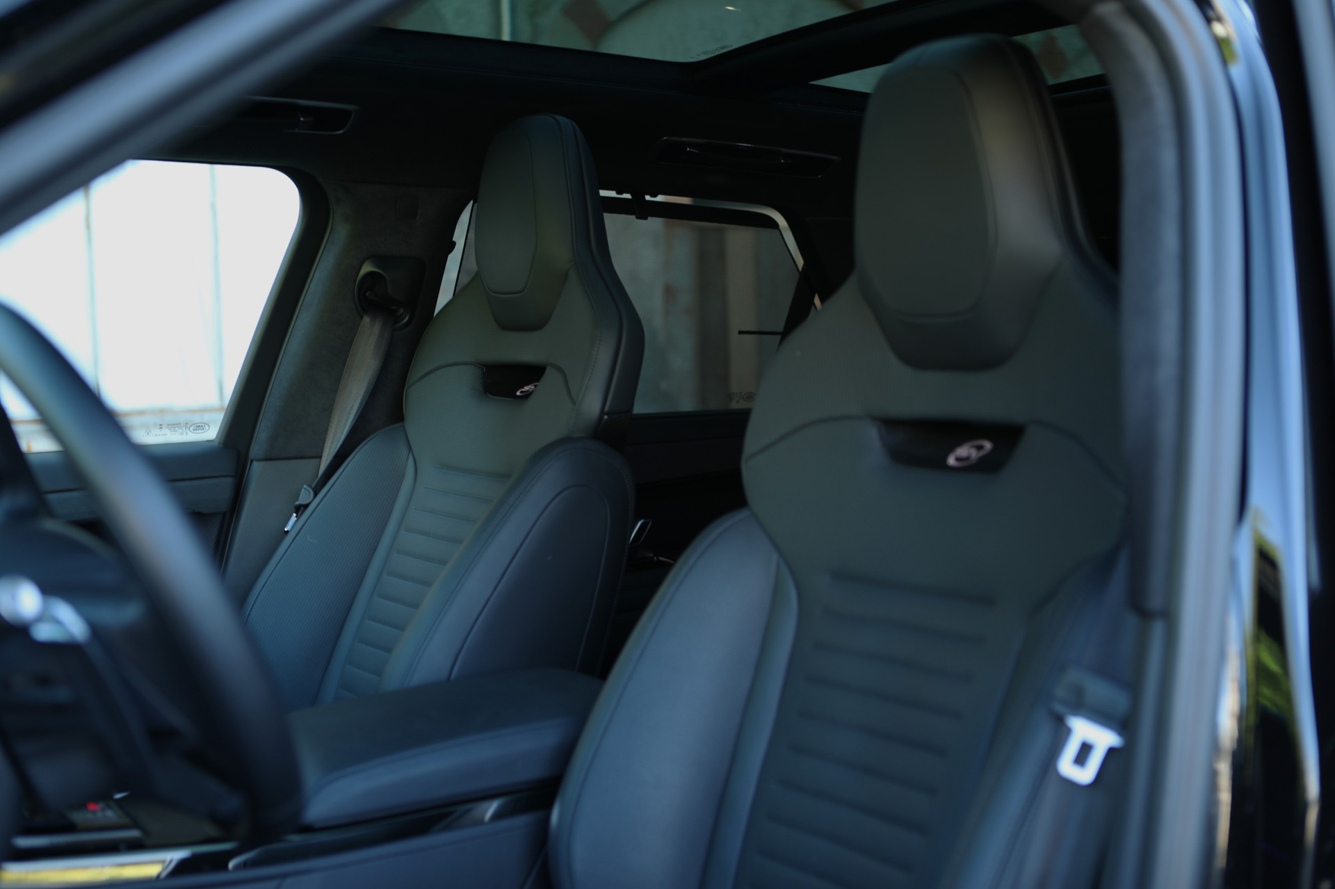 LAND ROVER Range Rover Sport P635 4.4 V8 SV Edition One-image-7