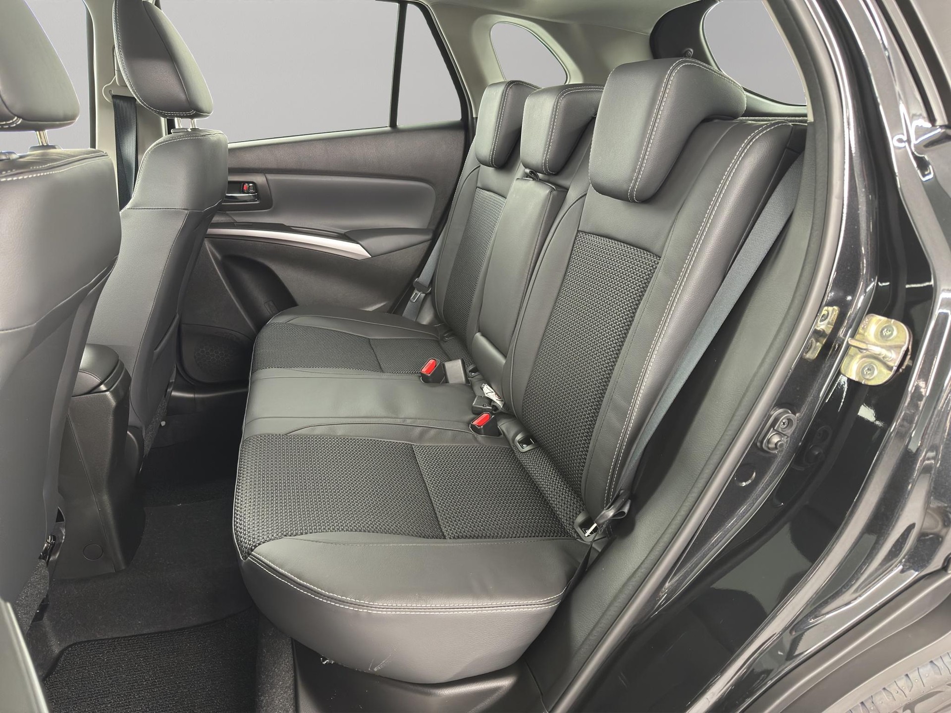 SUZUKI S-Cross 1.4 T Compact Top Hybrid 4x4-image-7