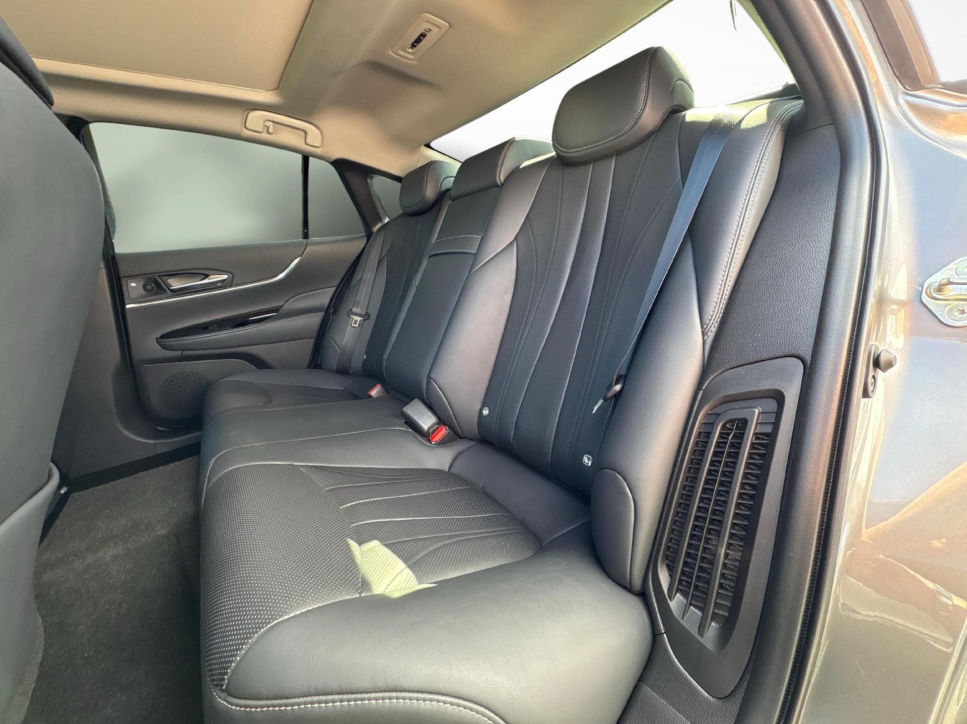 TOYOTA Mirai Fuel Cell Platinum-image-10