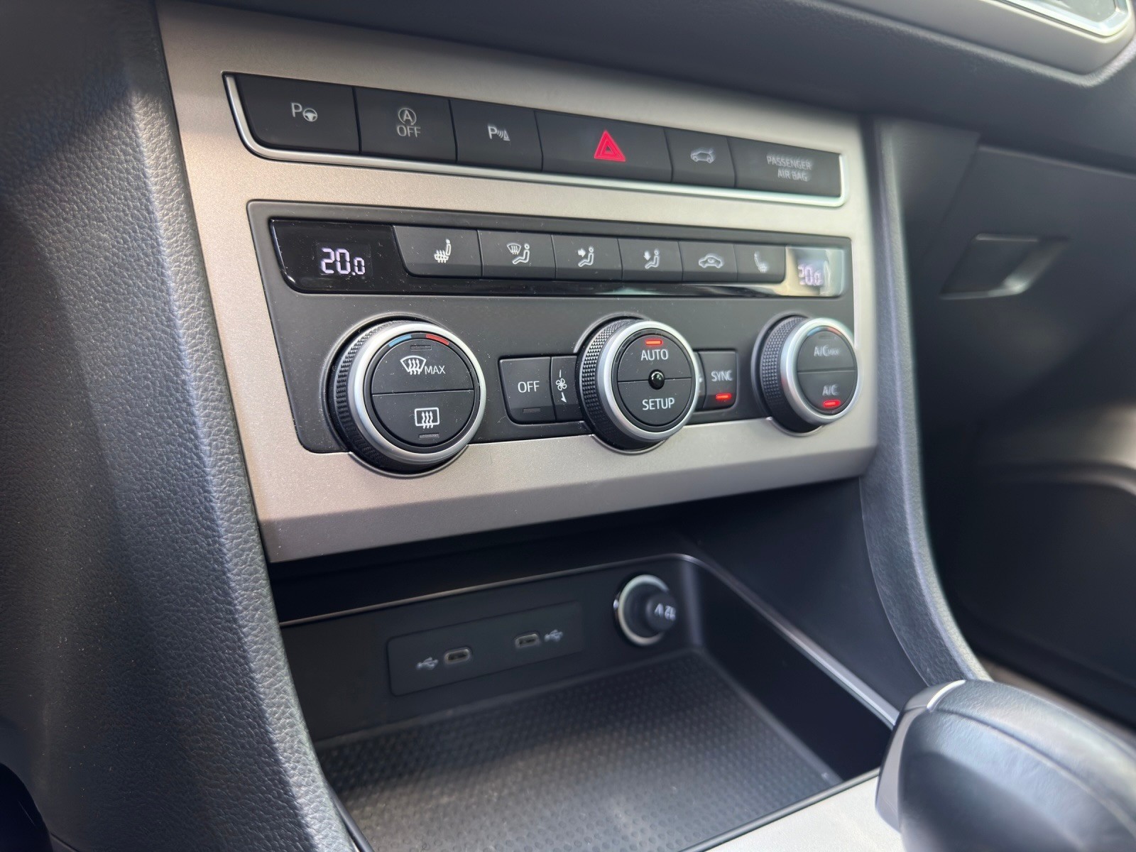 SEAT Ateca 2.0 TDI CR Xperience 4Drive DSG-image-18