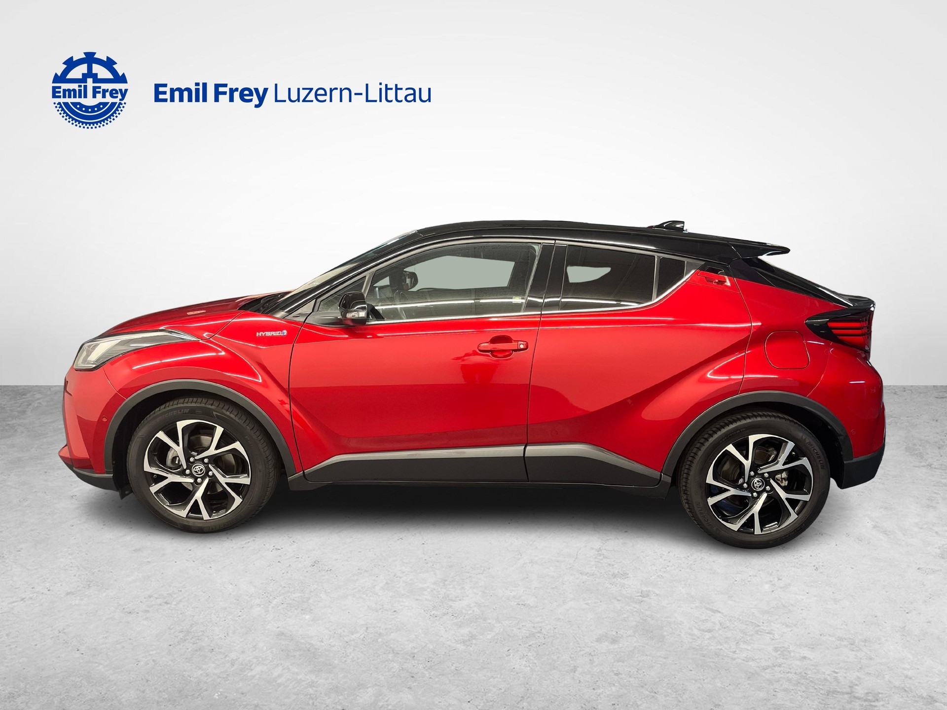 TOYOTA C-HR 2.0 VVTi HSD Trend-image-1